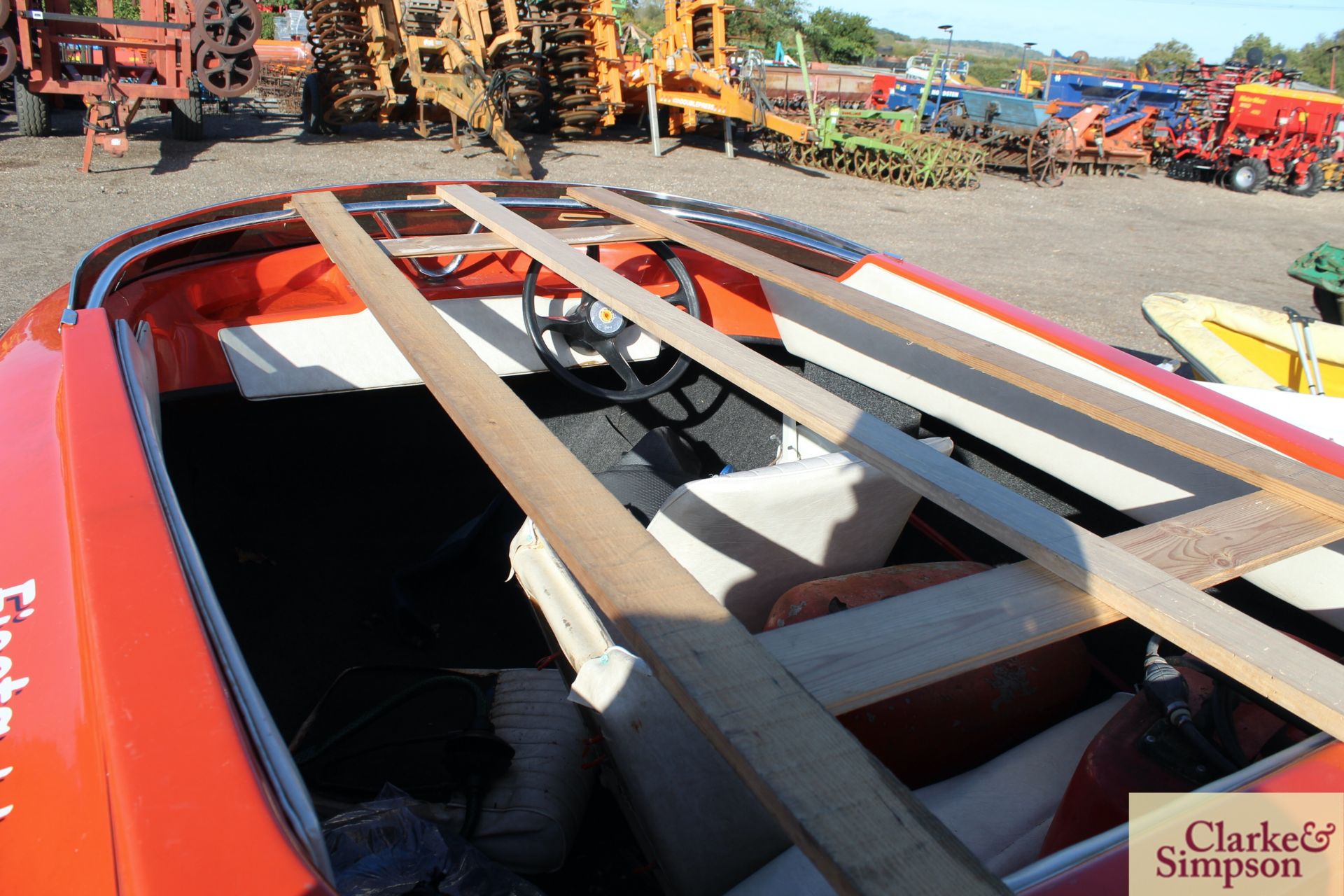 Wave Rider Fiesta Deluxe 12ft fibreglass speedboat. With Mariner 40HP outboard, trailer (recent - Image 10 of 22