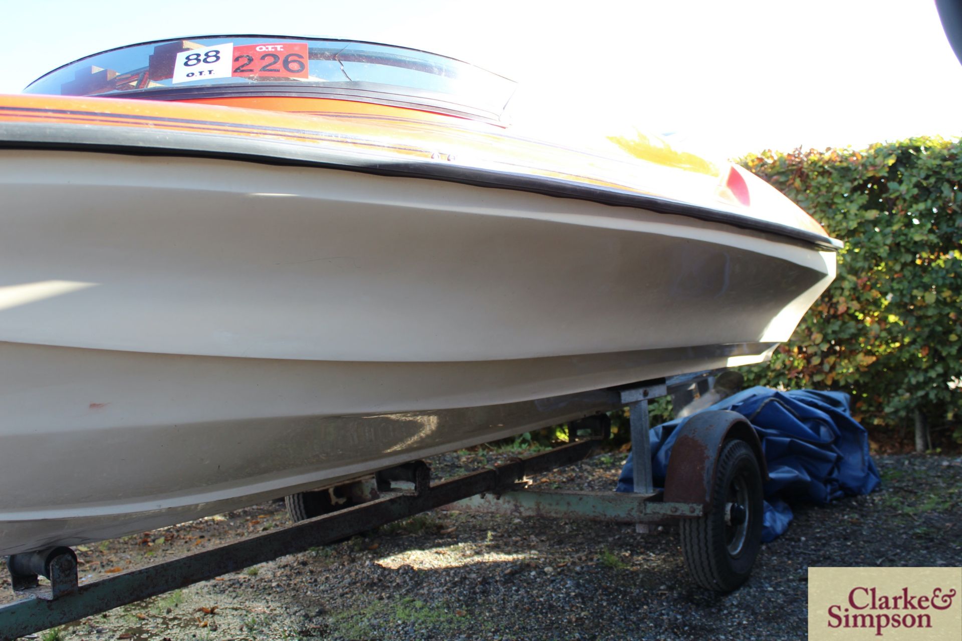 Wave Rider Fiesta Deluxe 12ft fibreglass speedboat. With Mariner 40HP outboard, trailer (recent - Image 8 of 22