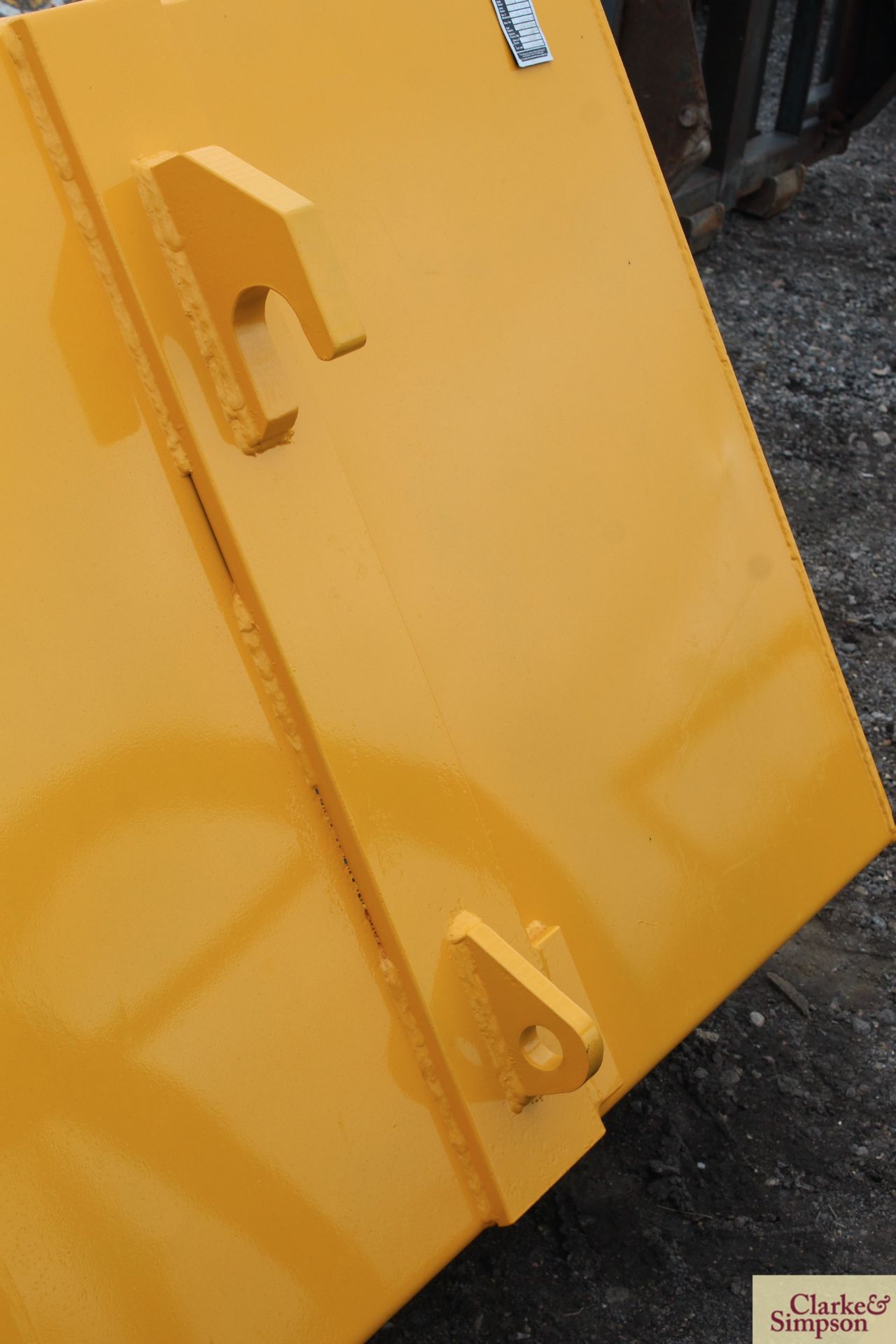 Suton 8ft grain bucket. 1999. Refurbished. JCB Q-Fit brackets. V - Image 5 of 8