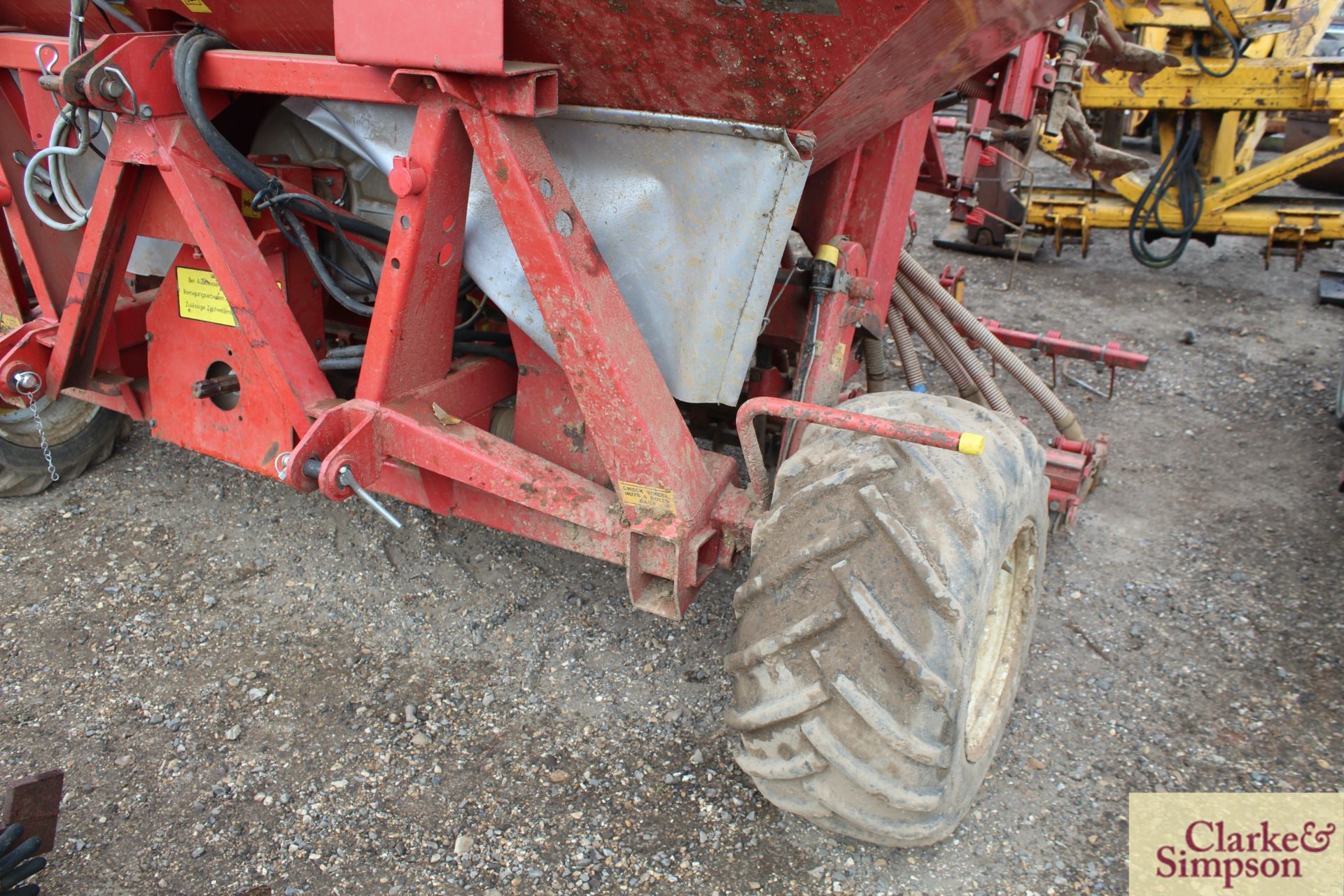 Accord Ferrag Pneumatic DV 6m Suffolk coulter drill. With pre-em markers (no bout markers). V - Image 16 of 18