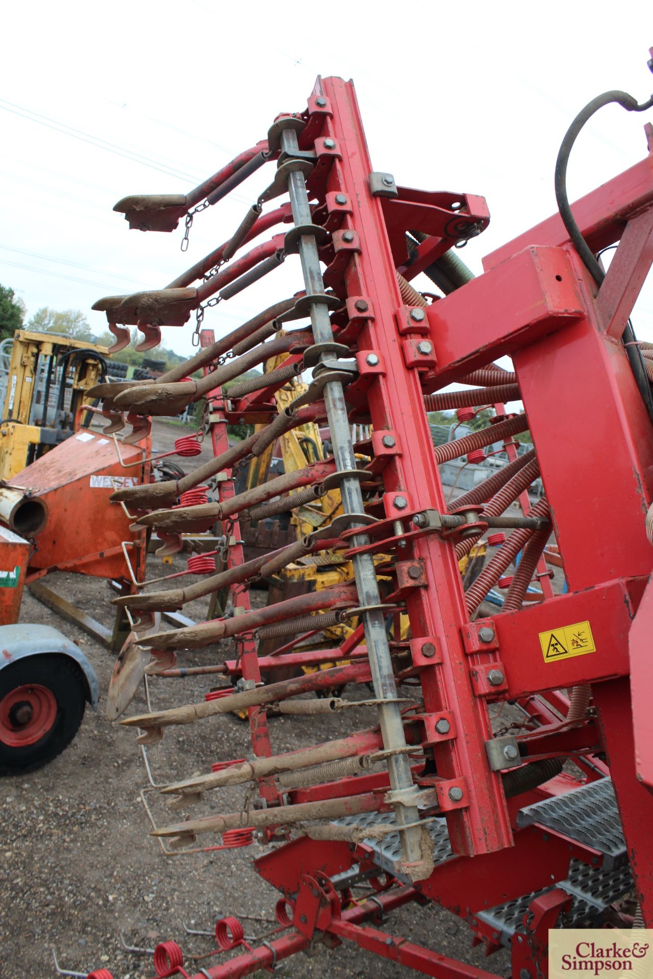 Accord Ferrag Pneumatic DV 6m Suffolk coulter drill. With pre-em markers (no bout markers). V - Image 8 of 18