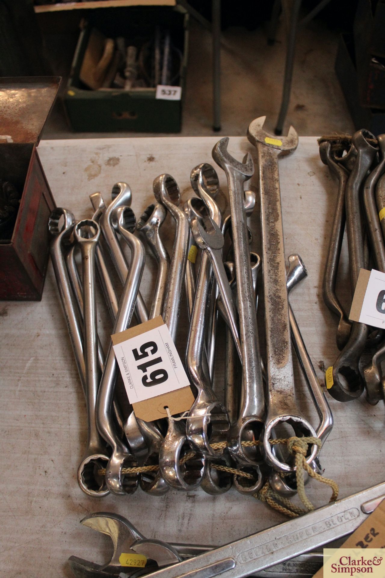 Bundle large spanners.