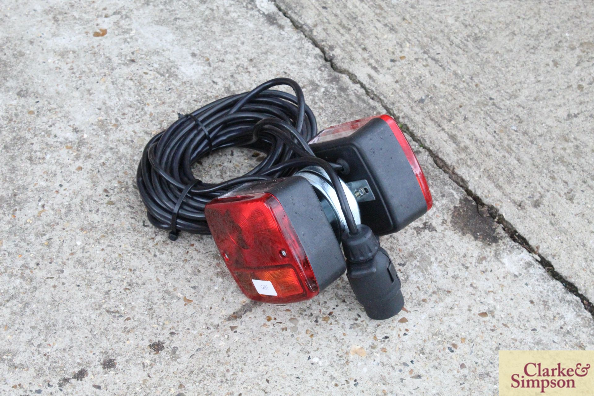 Magnetic trailer light set. V