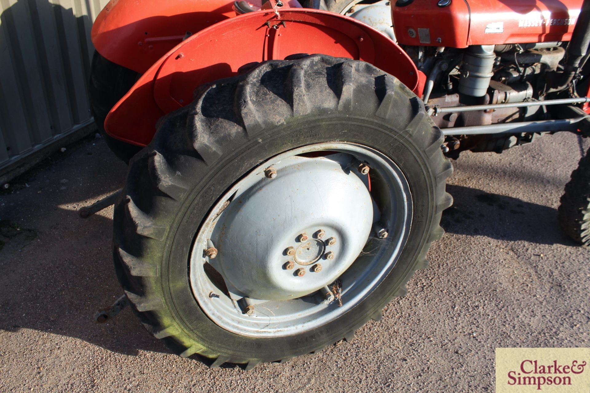 Massey Ferguson 35 23C 4cyl diesel 2WD tractor. Serial number SDM135235.1959. With dual clutch, pick - Image 9 of 23