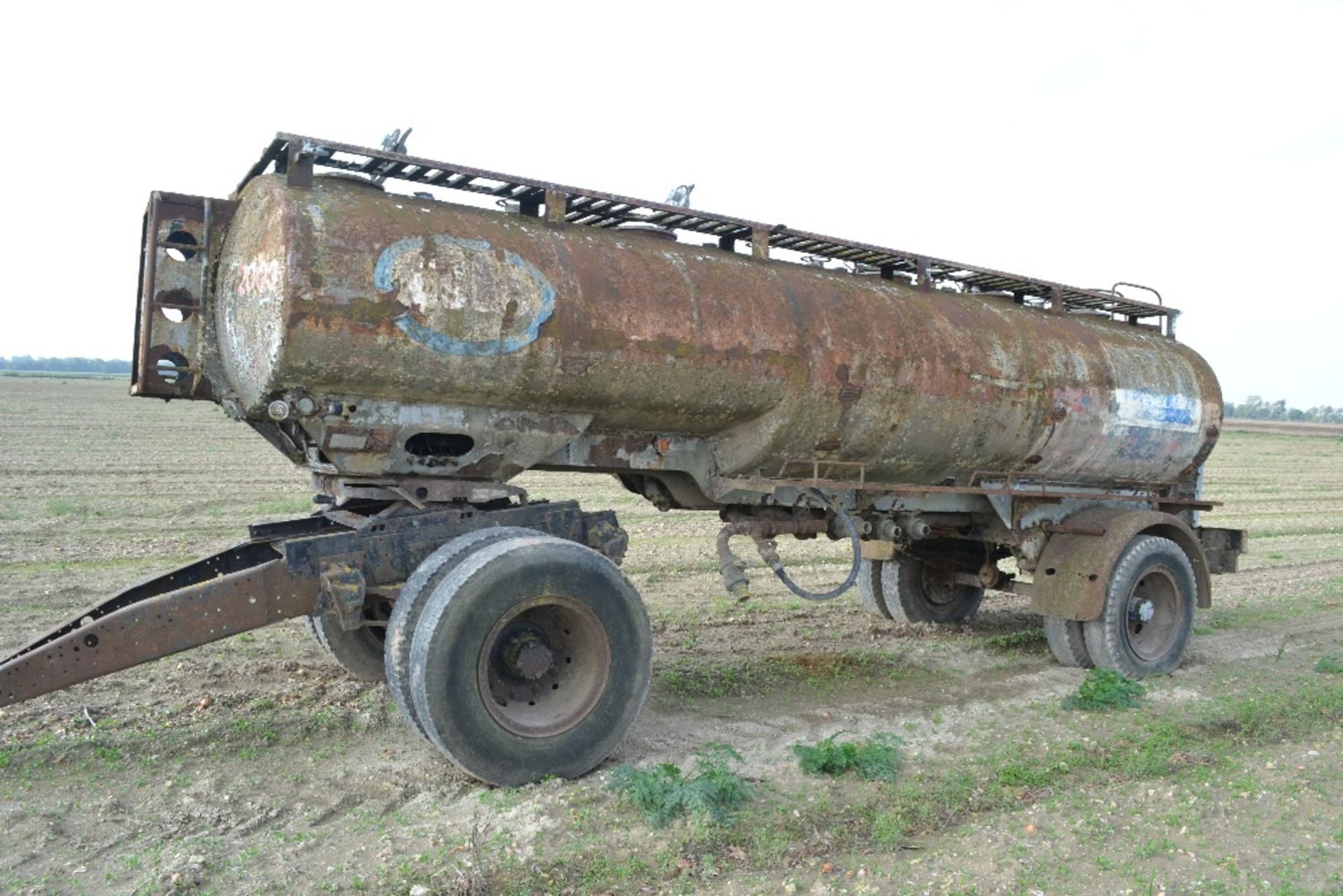 Vintage c.6,000L single axle artic Esso bowser. No test. Dolly not included. V [Located - Image 14 of 14