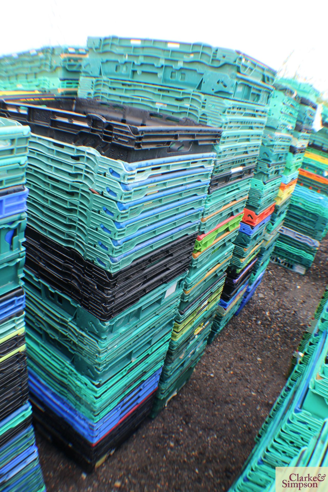 100x vegetable/ produce stacking crates. - Bild 2 aus 2