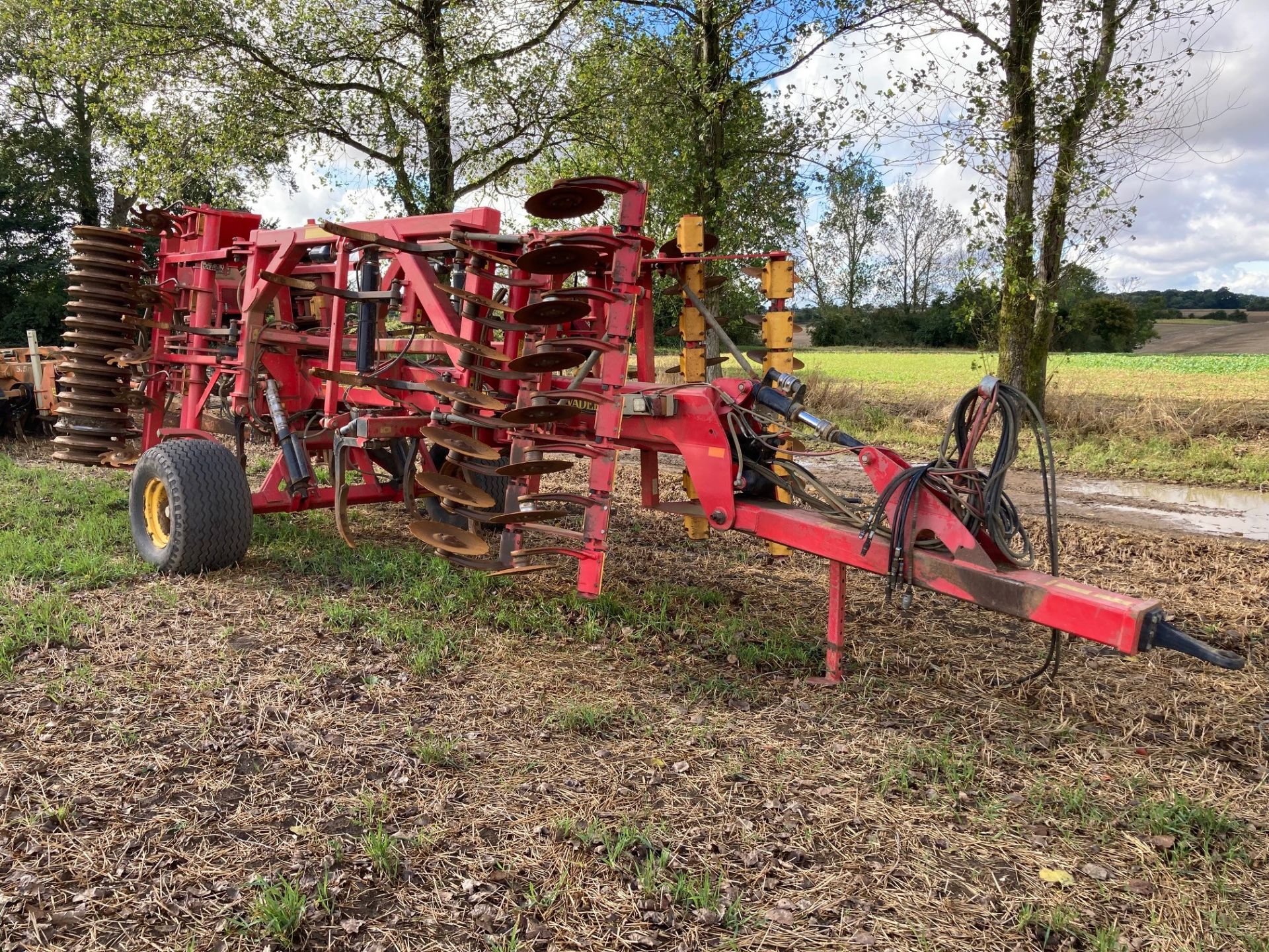 **CTATLOGUE CHANGE** Vaderstad 4m TopDown TD 400. 2008. Serial number 1240. Comprising discs, tines, - Image 26 of 26