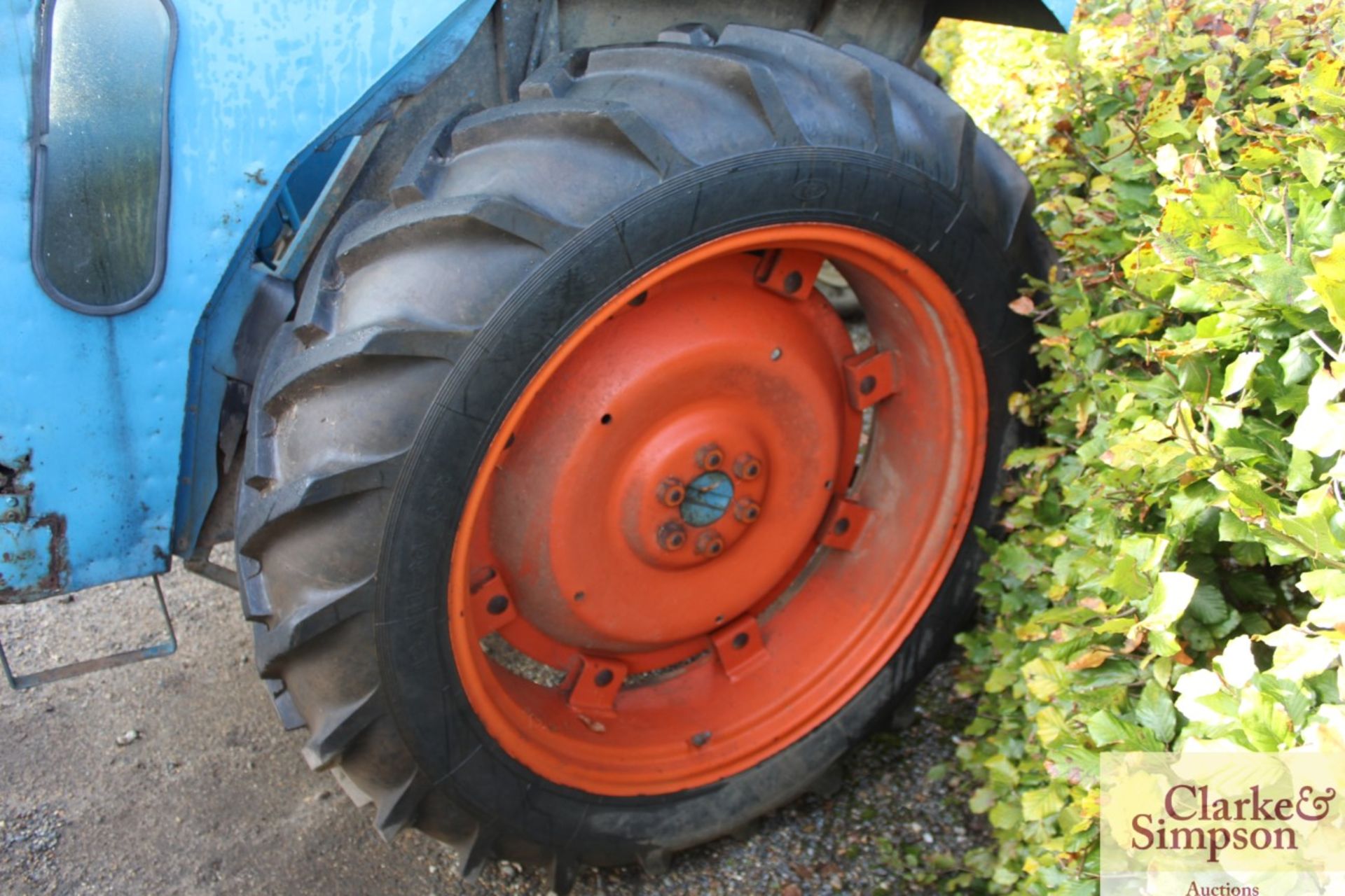 Fordson E1A Diesel Major 2WD tractor. 12.4/11-36 rear wheels and tyres @ 70%. With Lambourne cab. V - Image 3 of 18