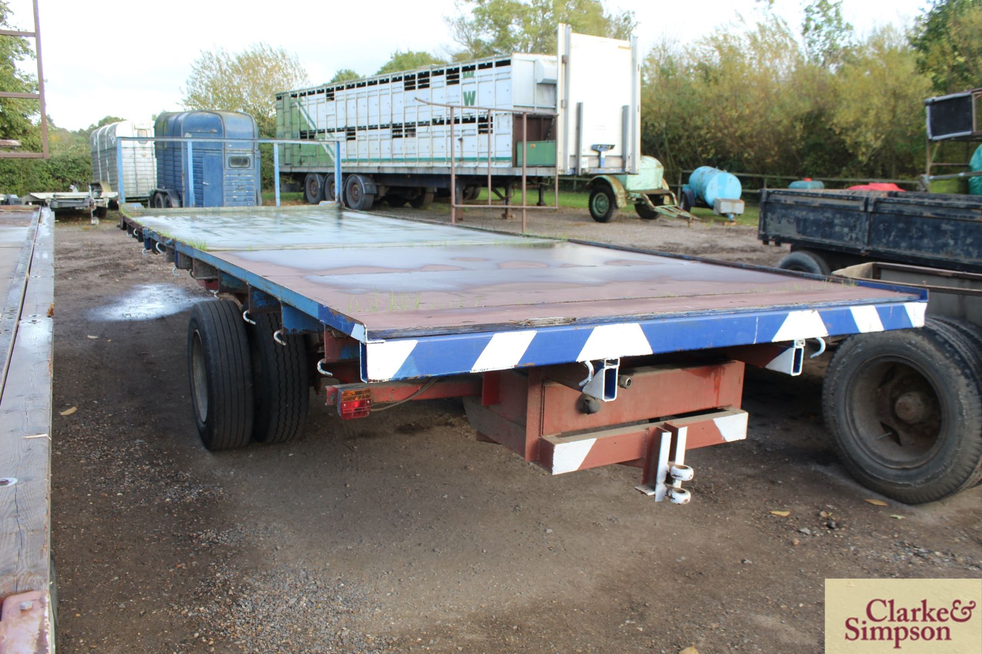 Single axle 24ft bale trailer. With hydraulic brak - Image 3 of 13