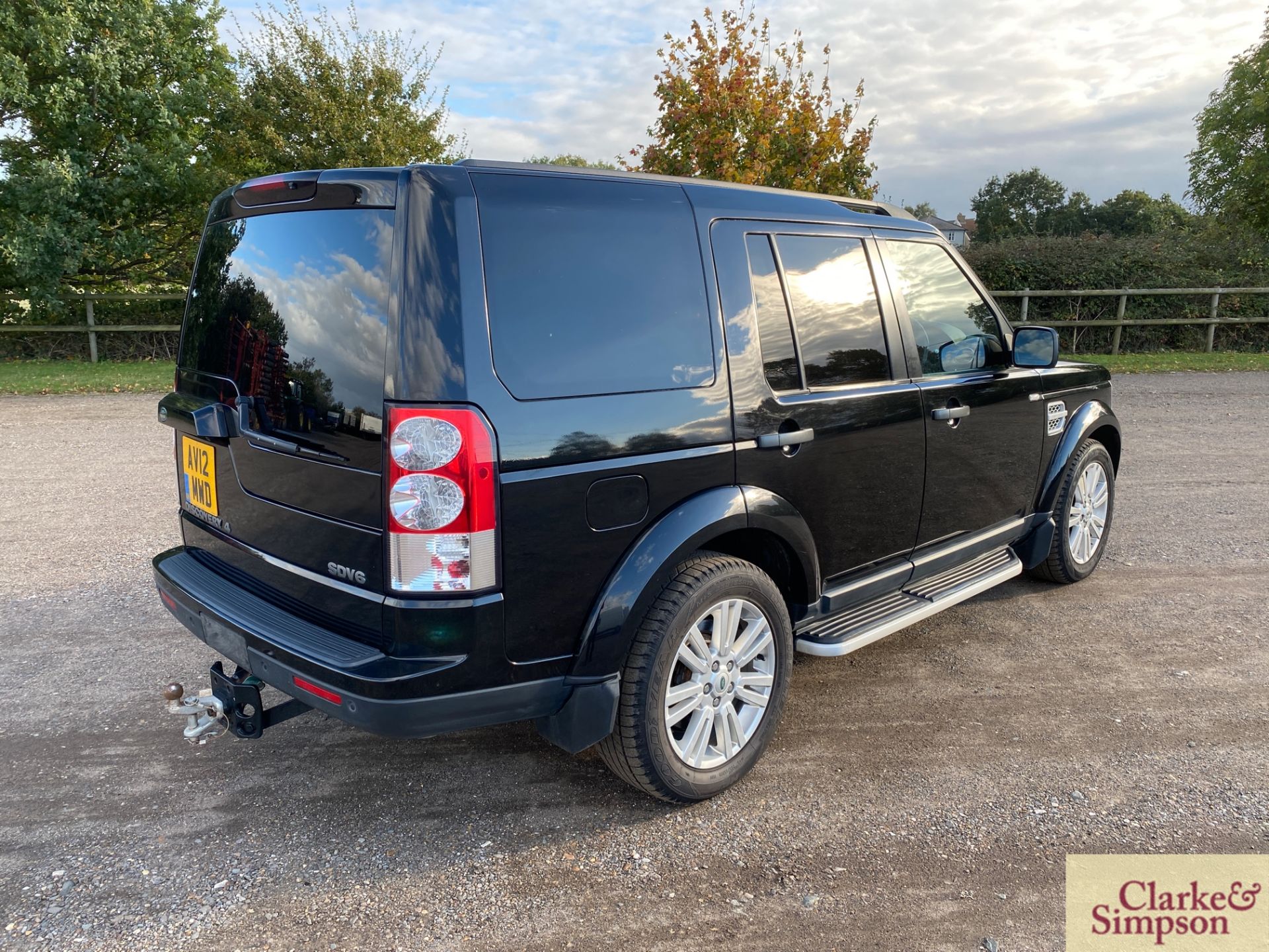 Land Rover Discovery 3.0L diesel commercial SD V6 - Image 7 of 71