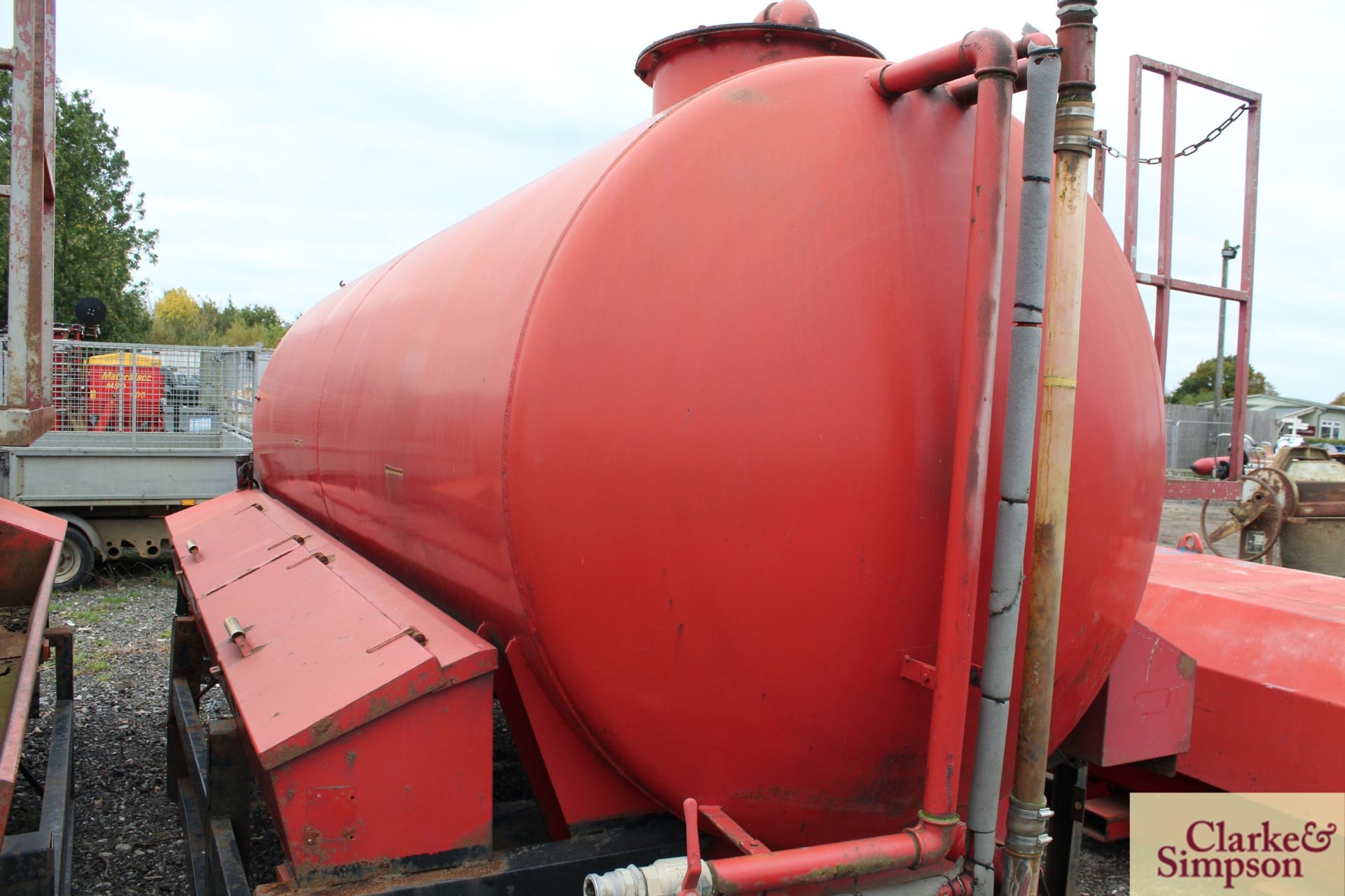 c. 2,000G steel water tank. Ex-lorry body. V - Image 5 of 12