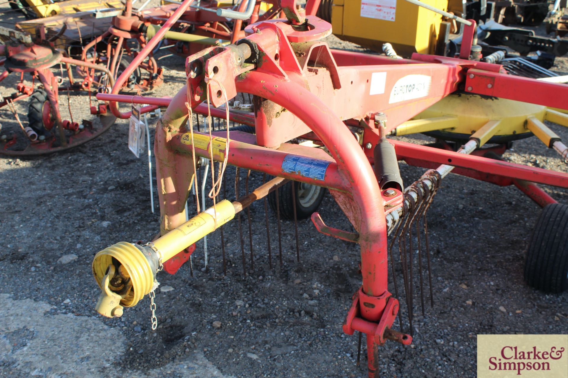 Pottinger single rotor hay rake. V - Image 7 of 8