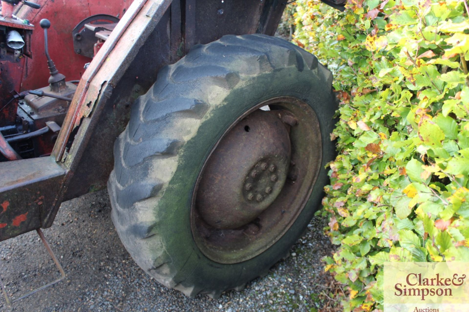 International 434 2WD tractor. Registration YJL 106L. Date of first registration 01/1973. - Image 3 of 21