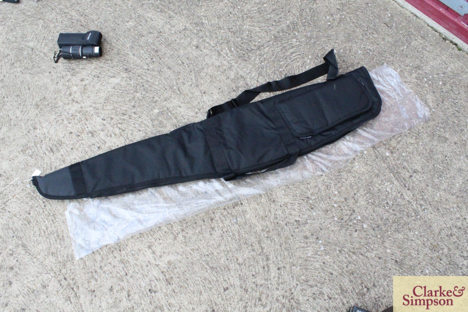 Fleece lined gun bag. V