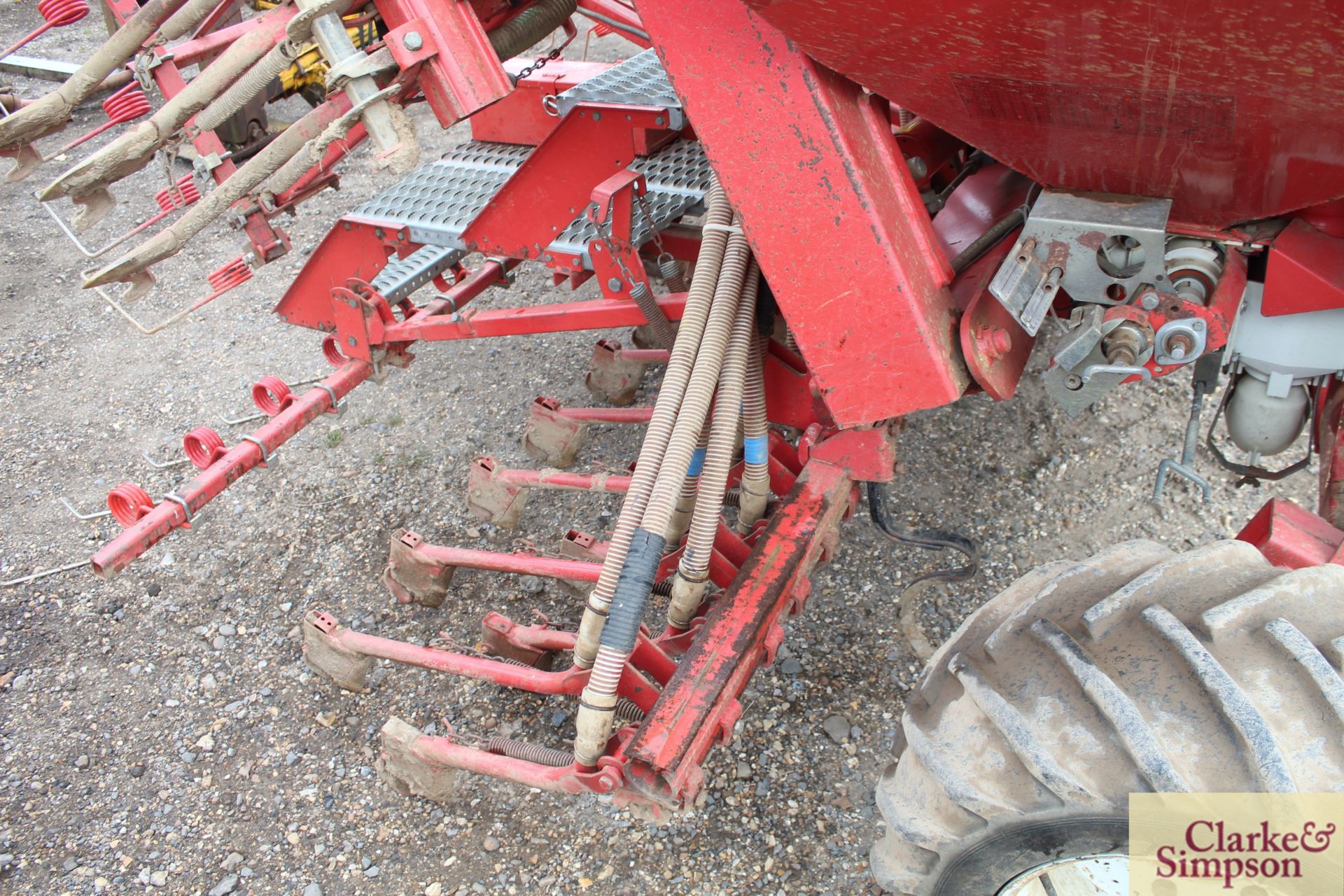 Accord Ferrag Pneumatic DV 6m Suffolk coulter drill. With pre-em markers (no bout markers). V - Image 9 of 18