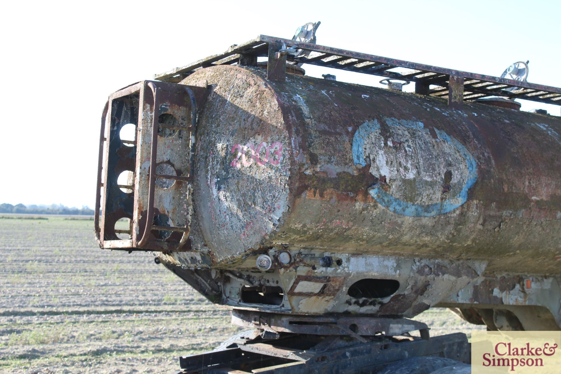 Vintage c.6,000L single axle artic Esso bowser. No test. Dolly not included. V [Located - Image 5 of 14