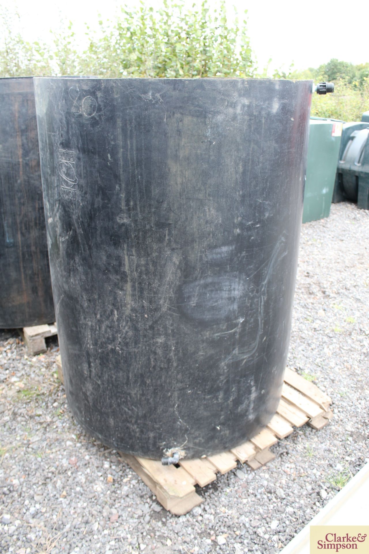 Black plastic juice container header tank with ball valve. V - Image 4 of 5