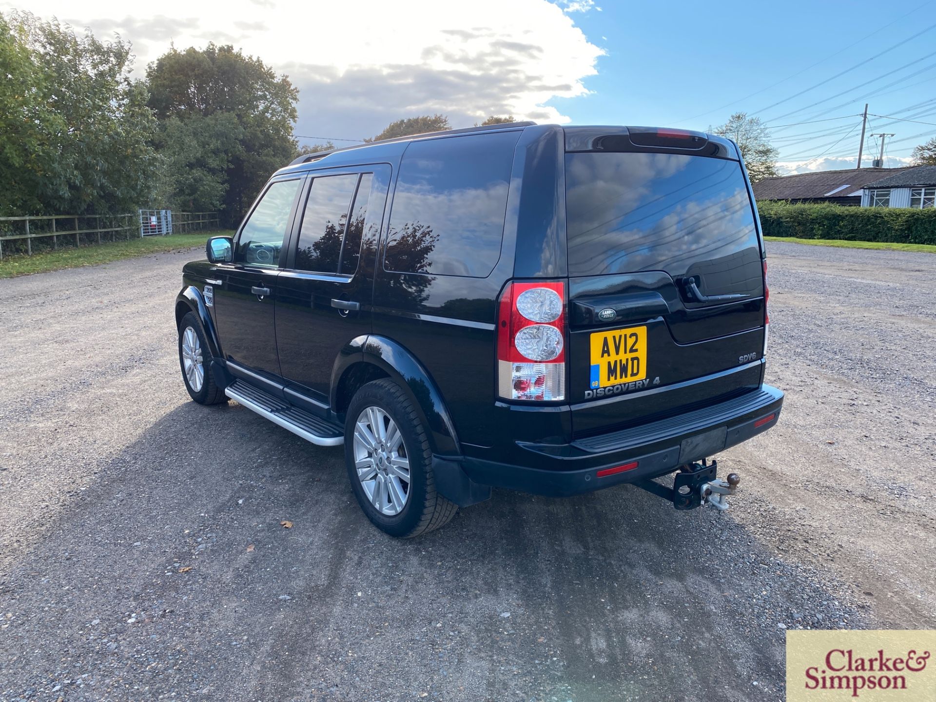 Land Rover Discovery 3.0L diesel commercial SD V6 - Image 5 of 71