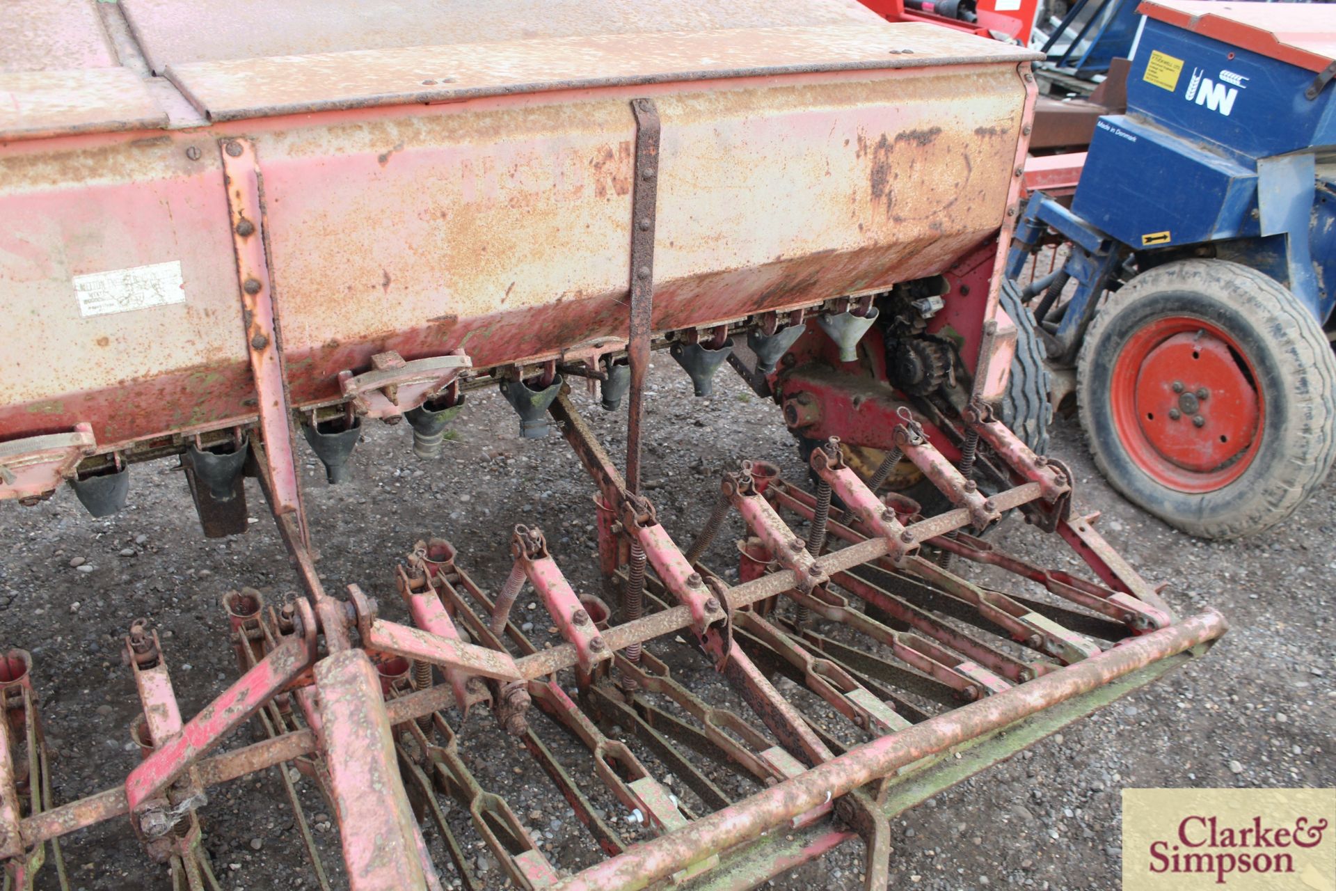 Massey Ferguson MF34-7 grain and fertiliser drill. With Suffolk coulters. V - Image 7 of 15