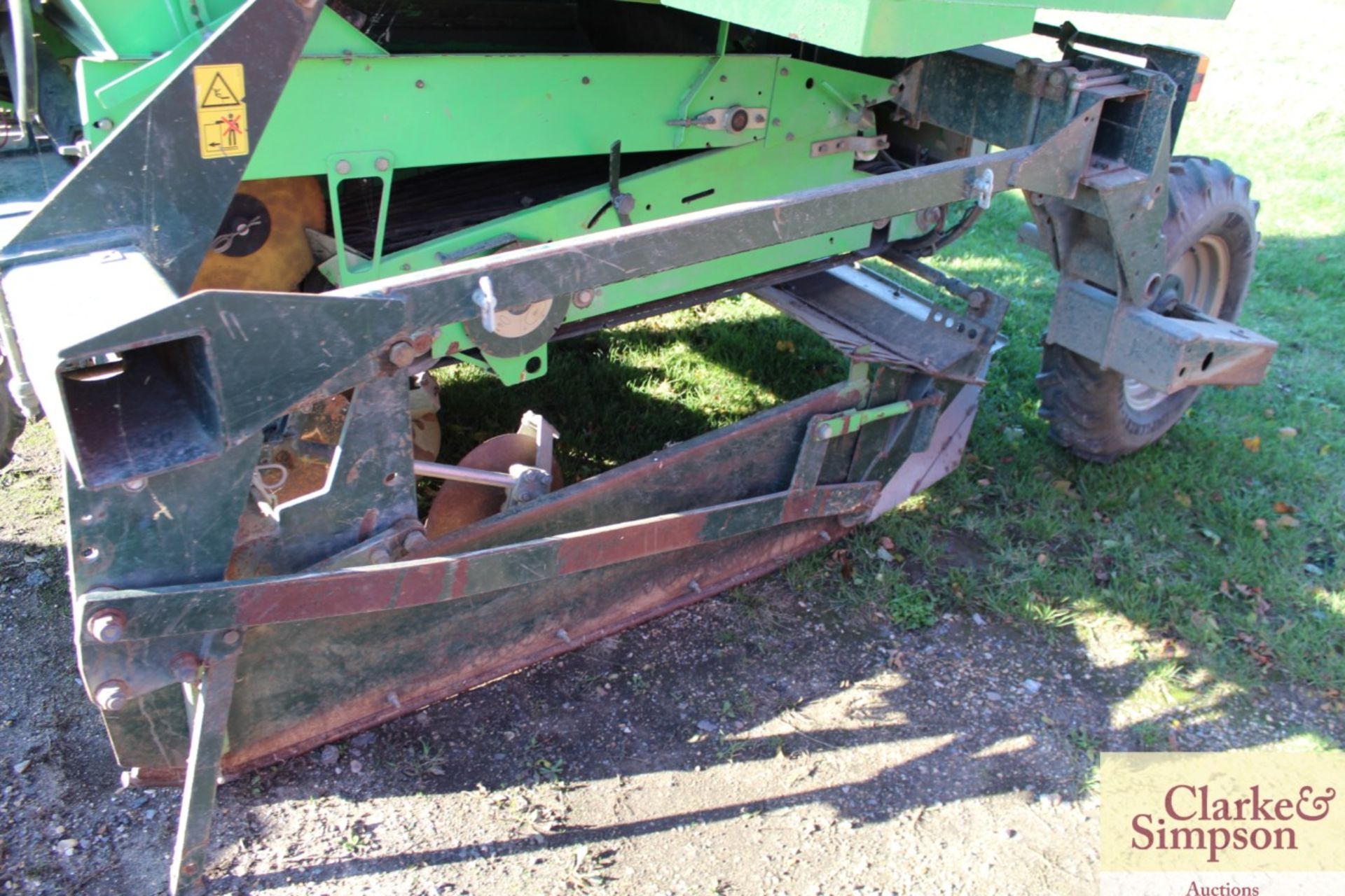 Structural Miedema PM20 tipping hopper belt potato planter. 2005. Serial number 405031. Machine - Image 7 of 11