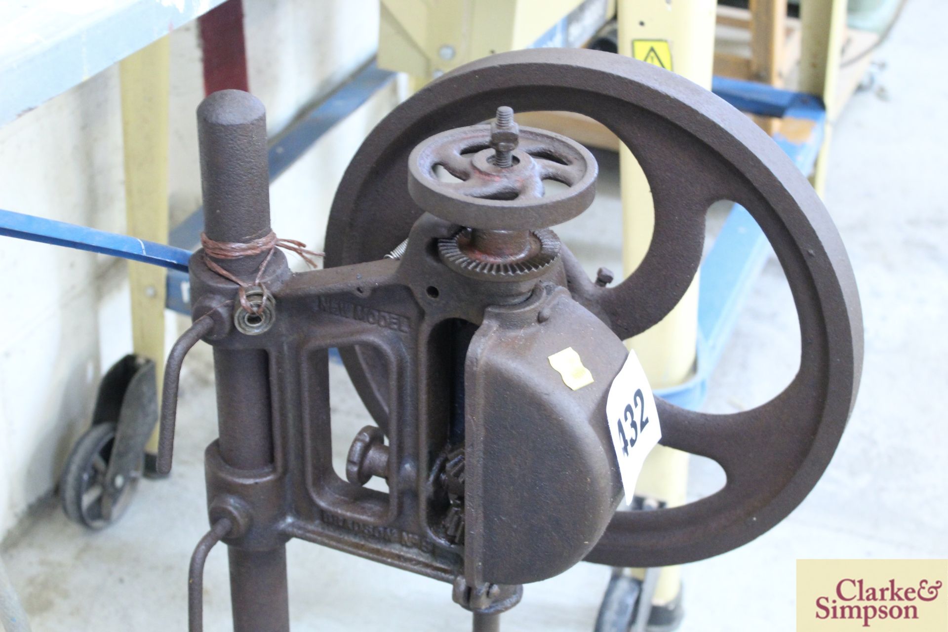 Bradson hand pillar drill. V - Image 4 of 5