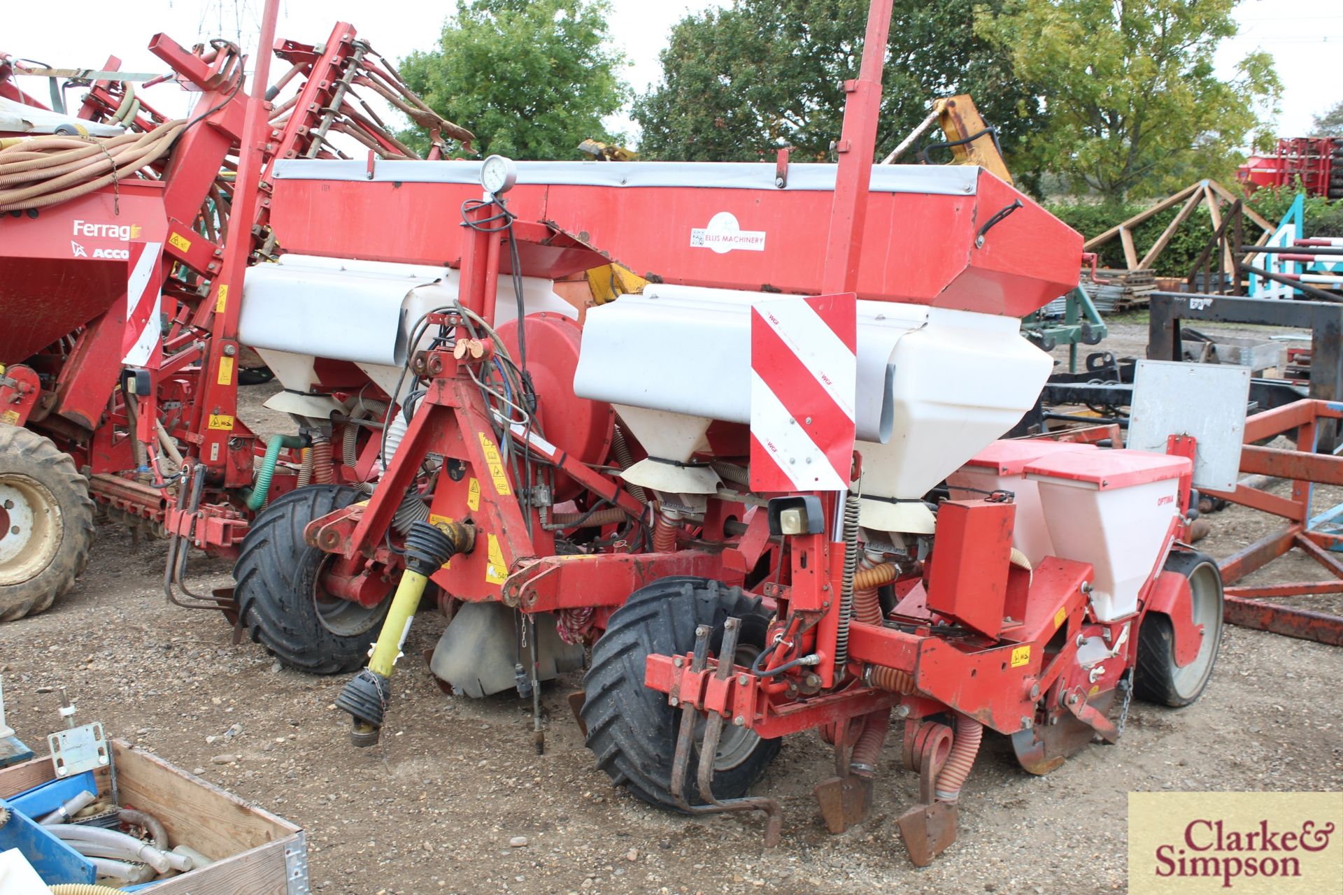 Kverneland Optima 6 row maize drill. 2010. With fertiliser hopper and recent coulters. V - Image 2 of 17