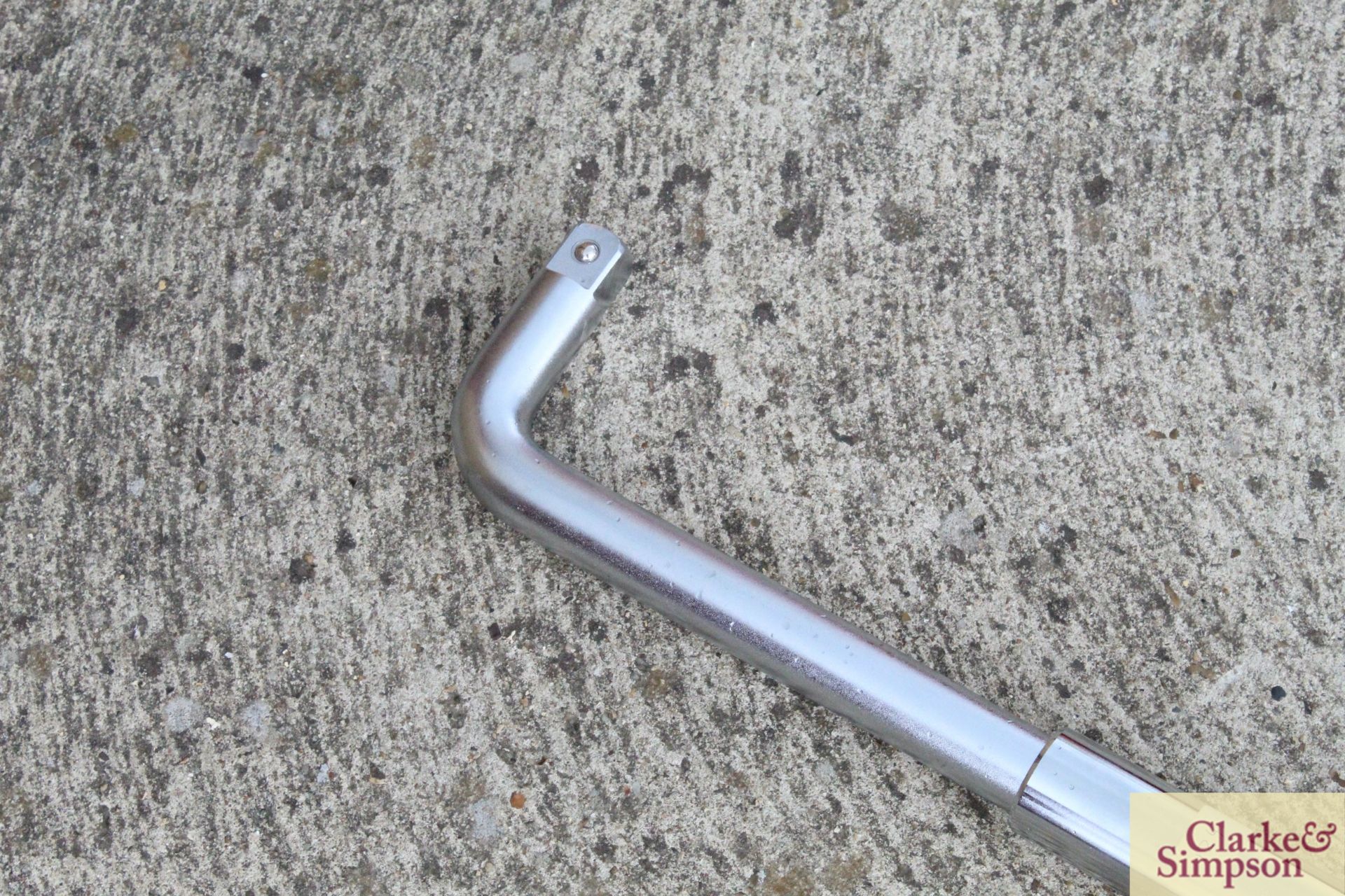 Extendable wheel wrench. V - Image 2 of 2