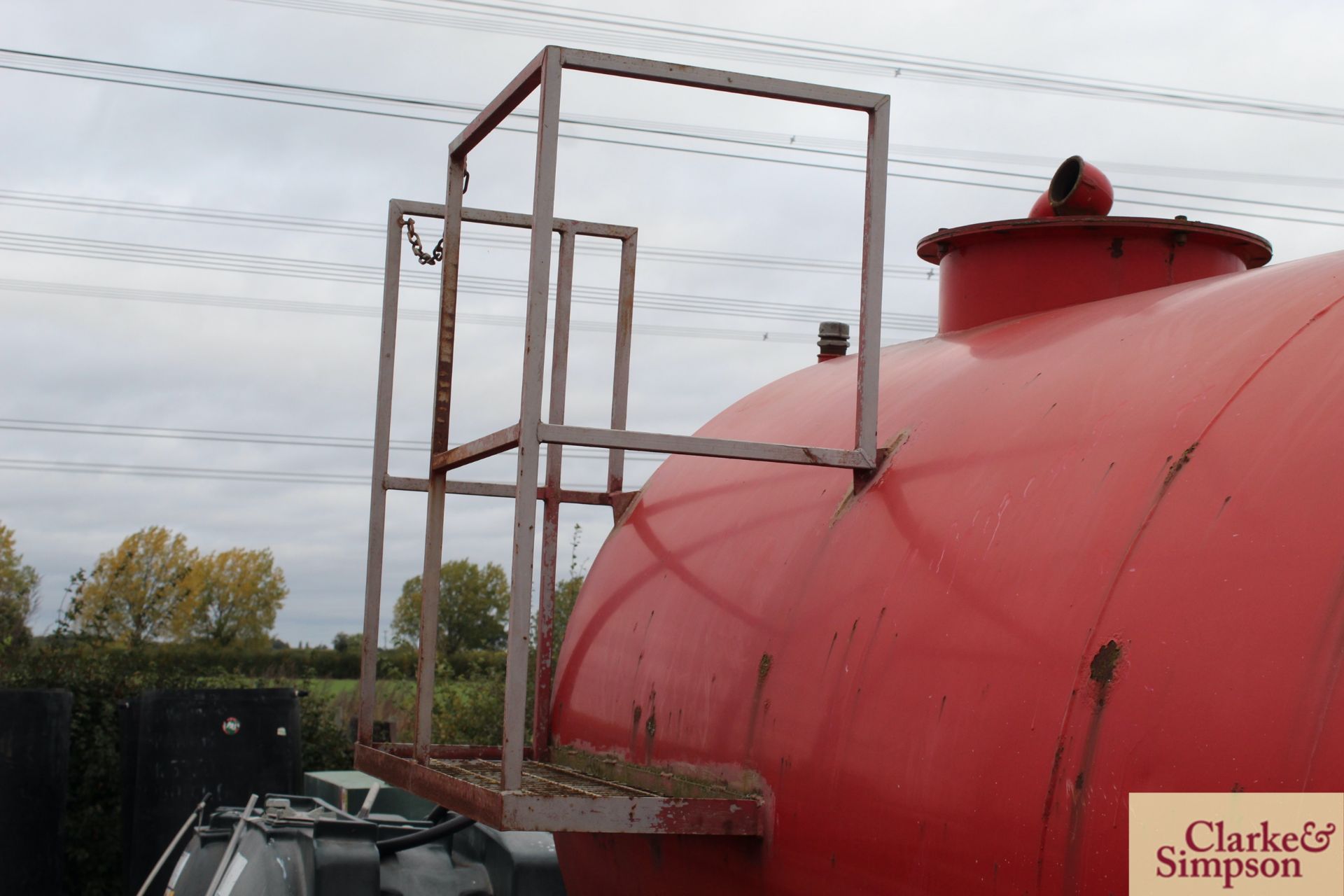 c. 2,000G steel water tank. Ex-lorry body. V - Image 7 of 13