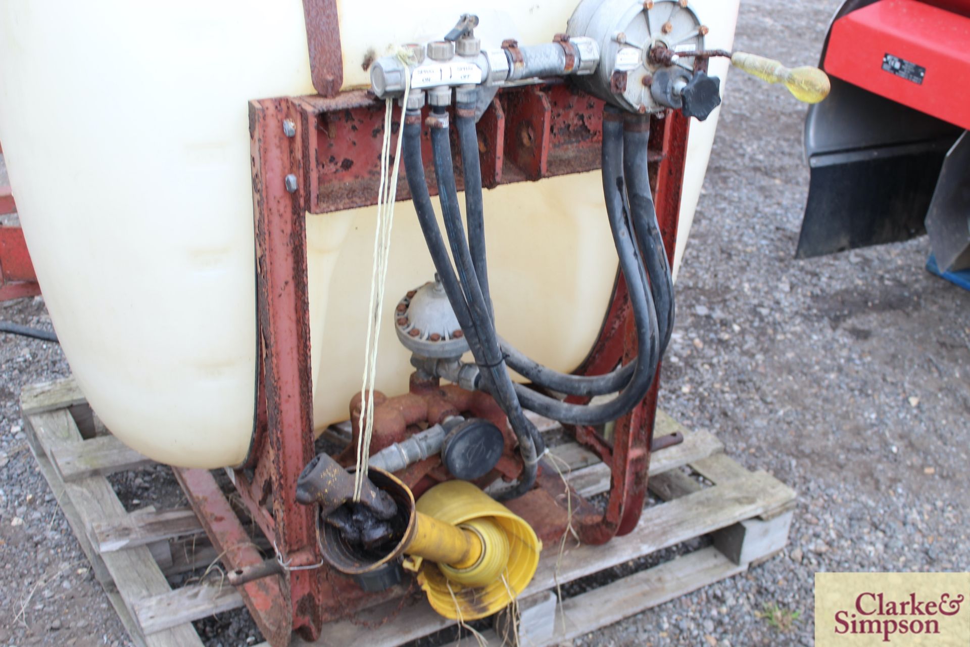 Evers & Wall linkage mounted sprayer. - Image 5 of 6