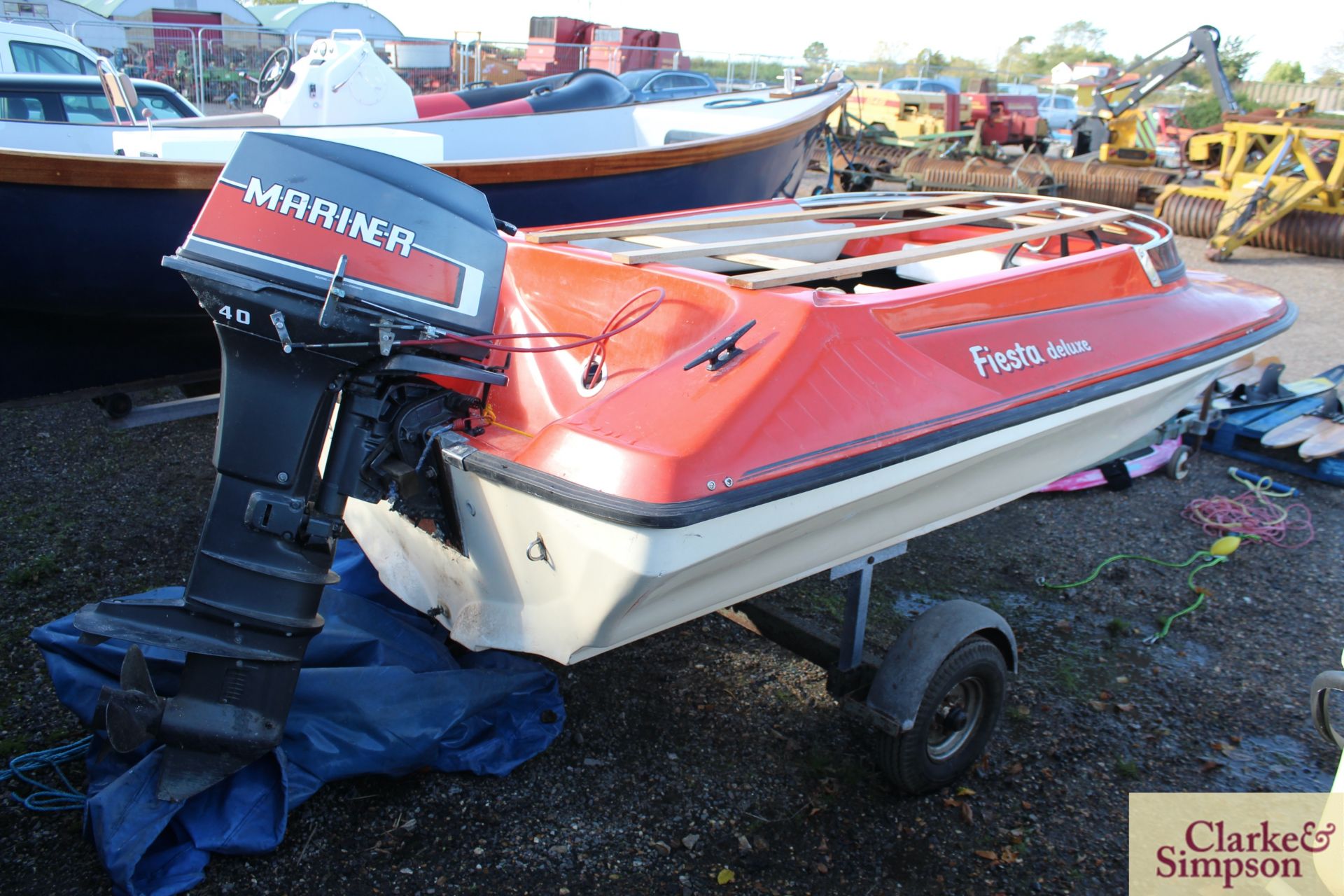 Wave Rider Fiesta Deluxe 12ft fibreglass speedboat. With Mariner 40HP outboard, trailer (recent - Image 4 of 22