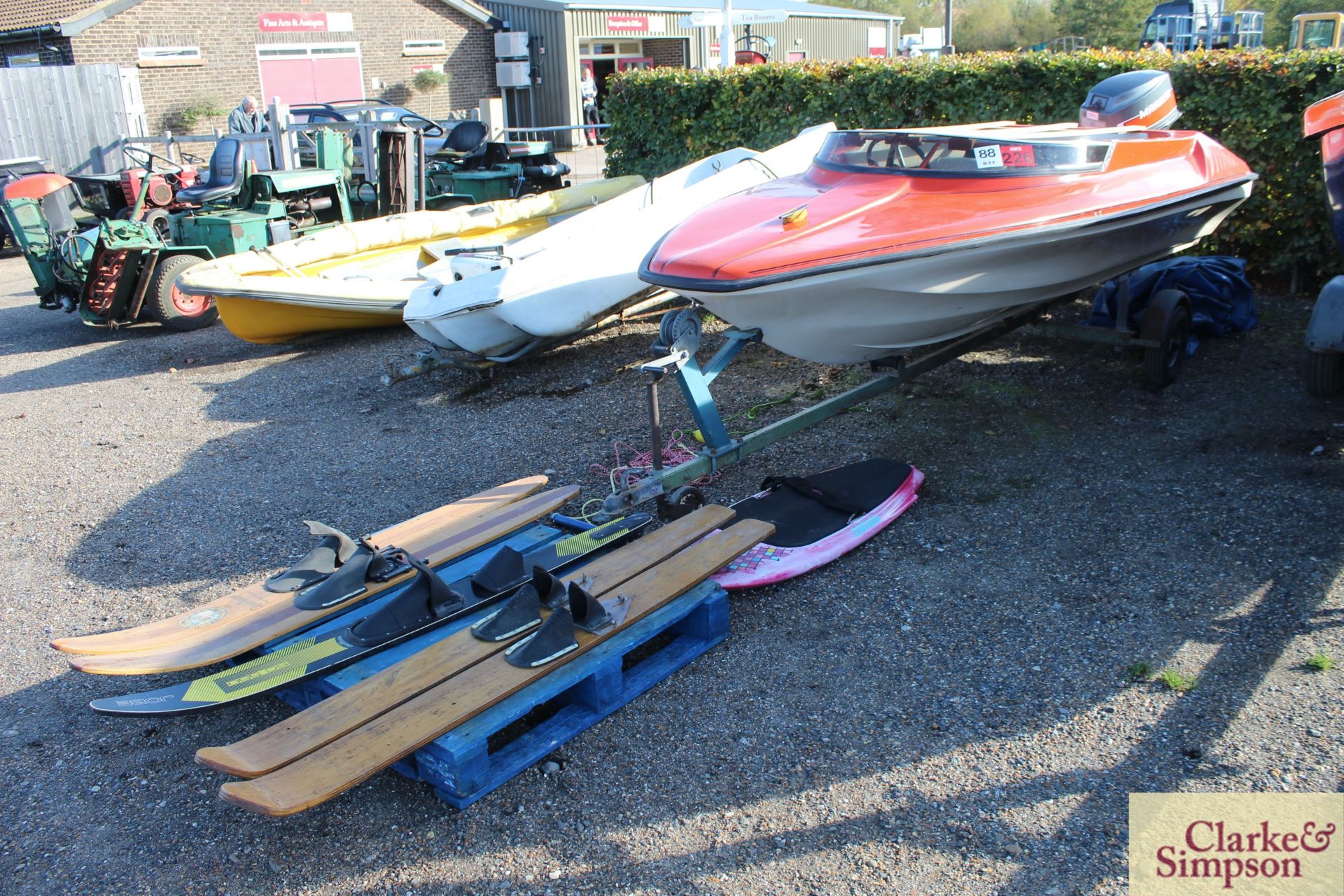 Wave Rider Fiesta Deluxe 12ft fibreglass speedboat. With Mariner 40HP outboard, trailer (recent