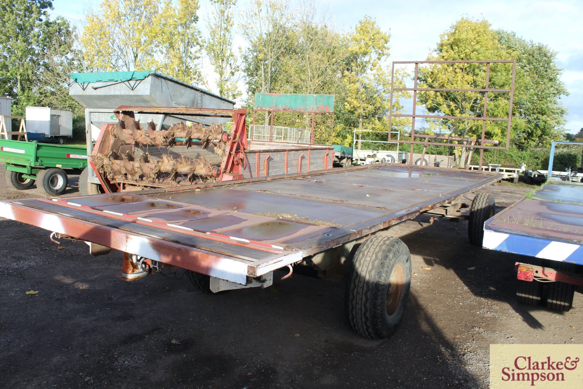 4-wheel 24ft bale trailer With hydraulic brakes. V - Image 4 of 14