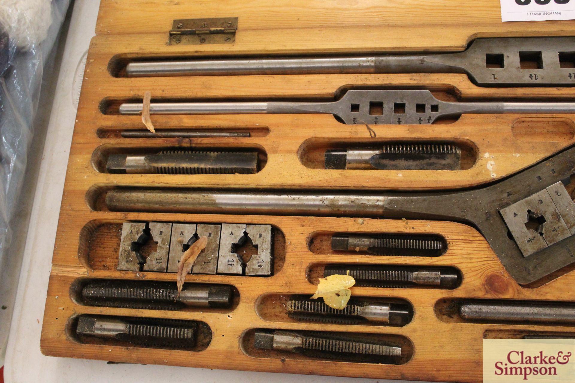 Large imperial tap and die set in wooden case. - Image 2 of 4