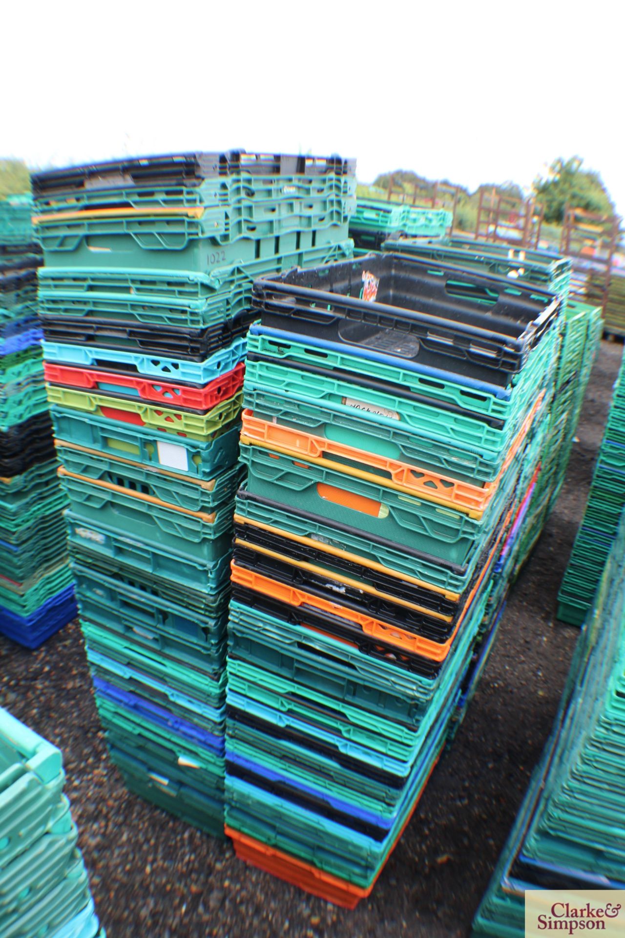 100x vegetable/ produce stacking crates.