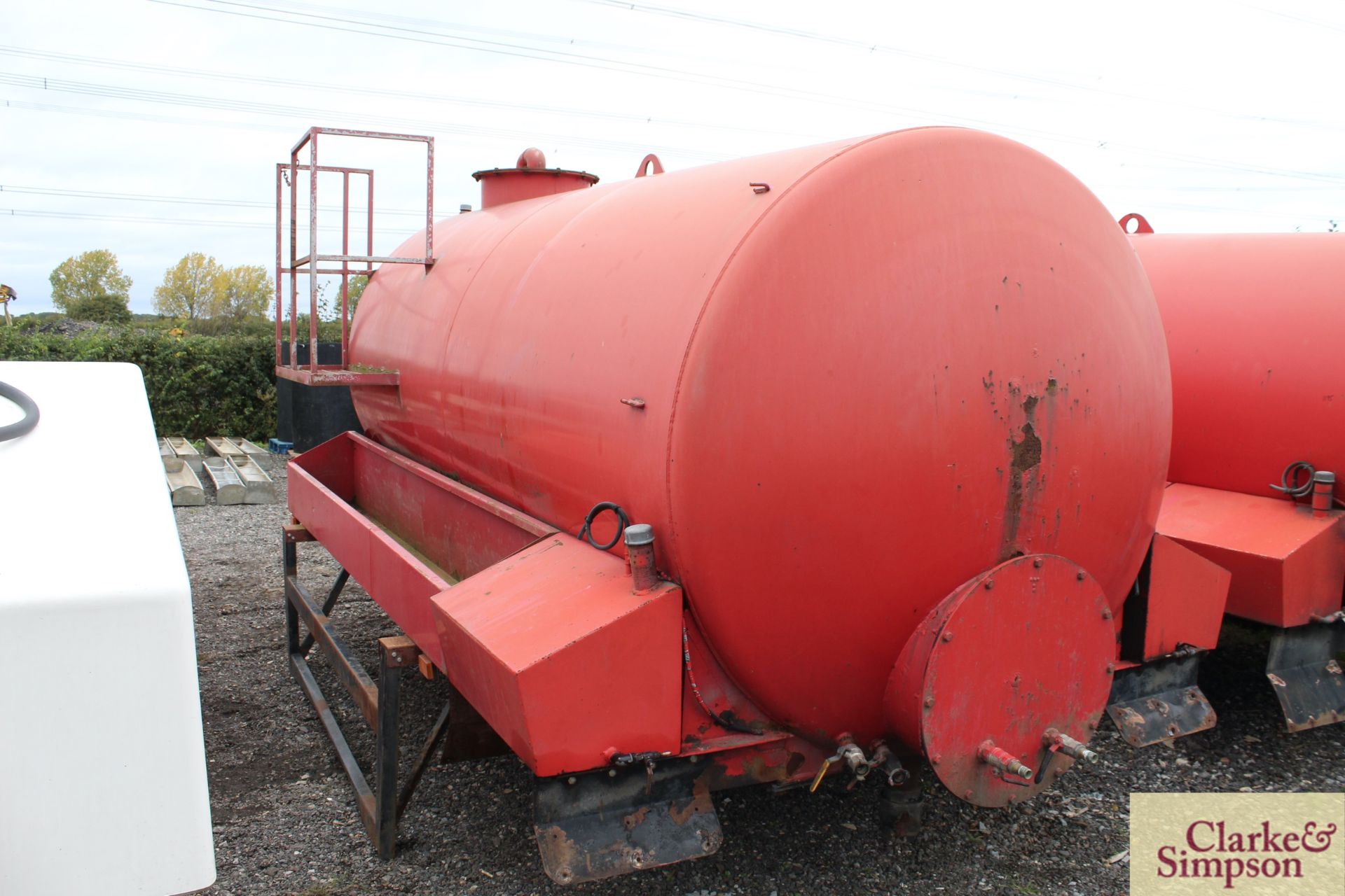 c. 2,000G steel water tank. Ex-lorry body. V - Image 3 of 12