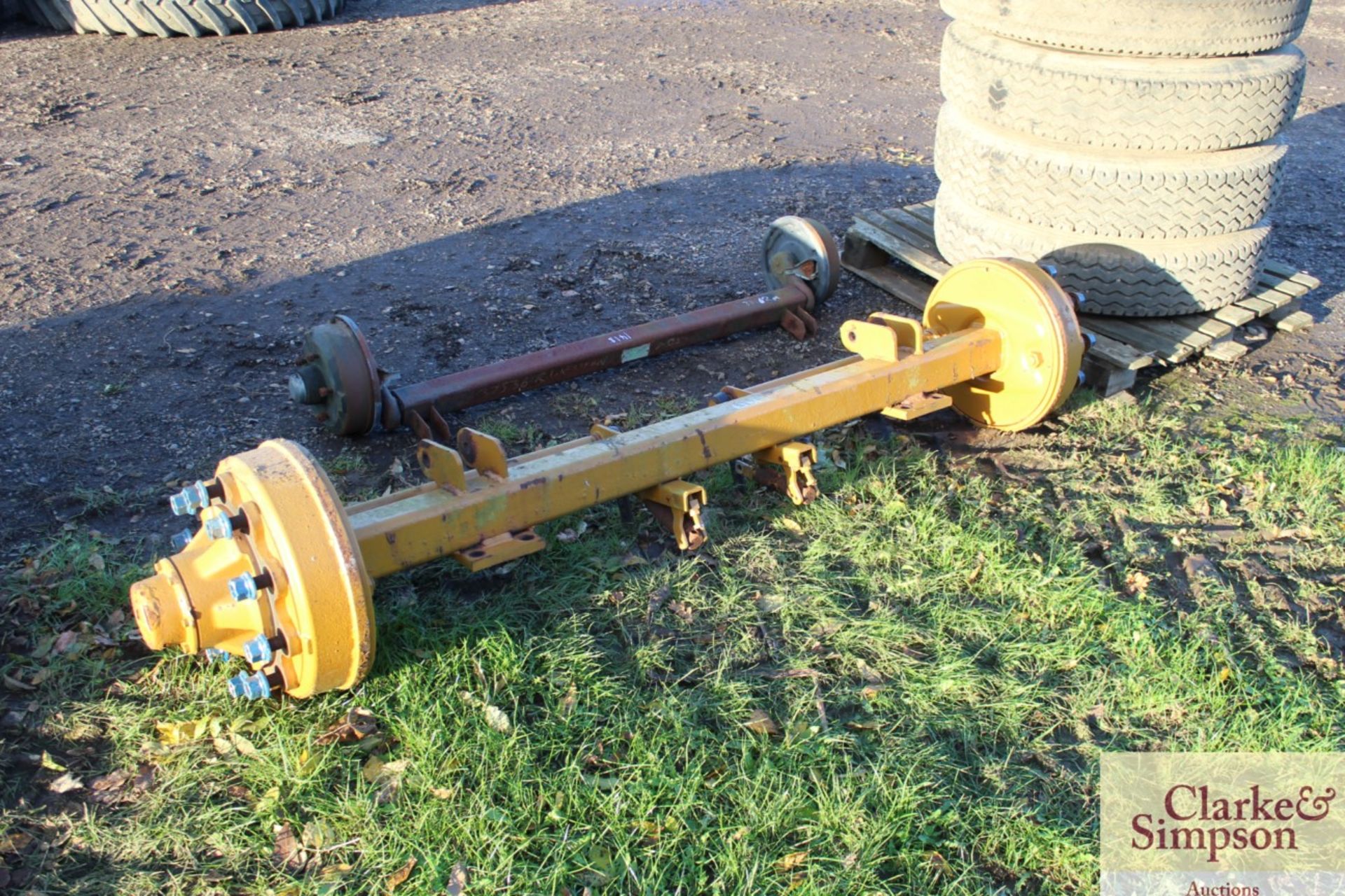 Western 10 stud trailer axle. V - Image 2 of 4