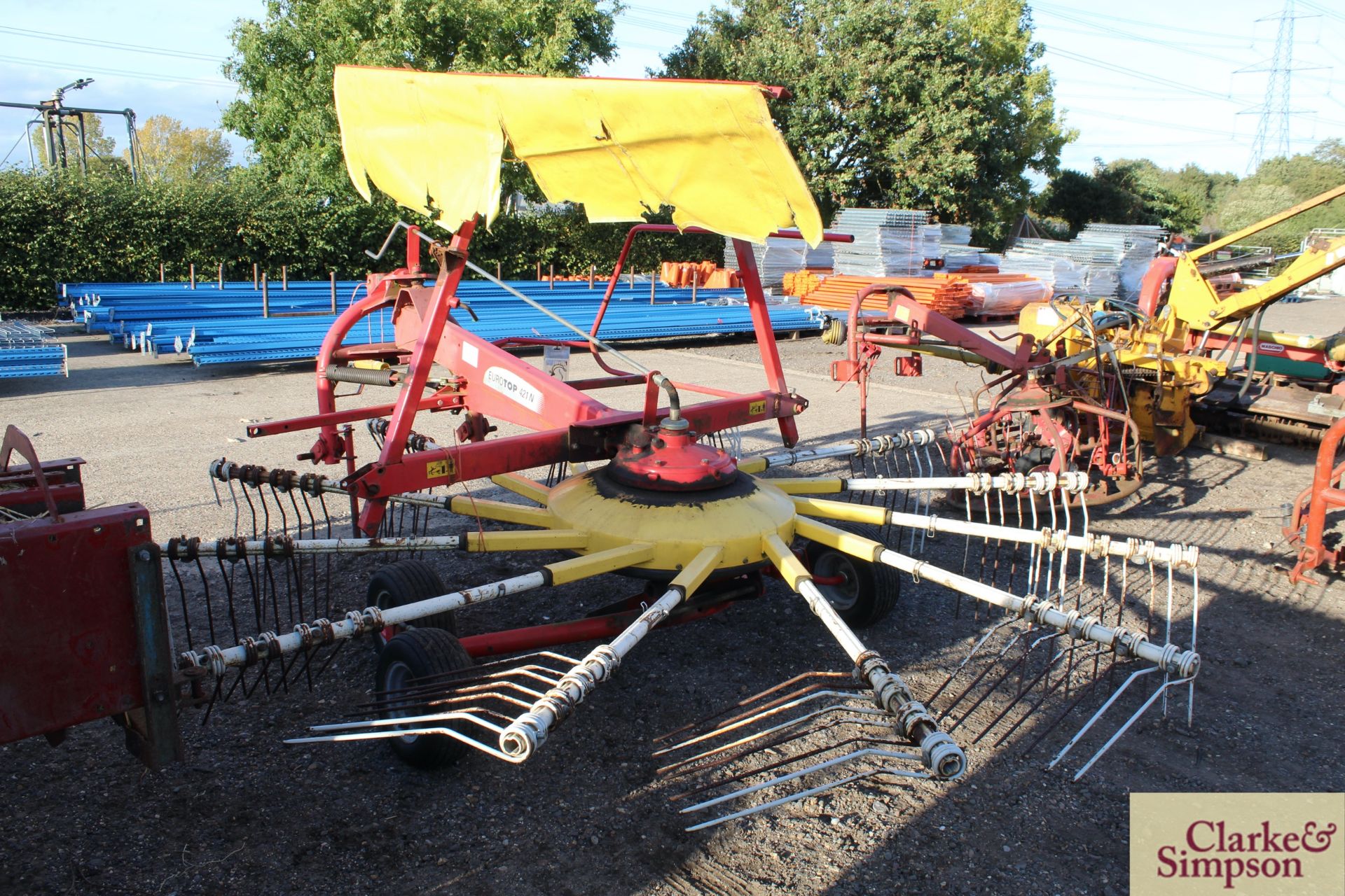 Pottinger single rotor hay rake. V - Image 4 of 8