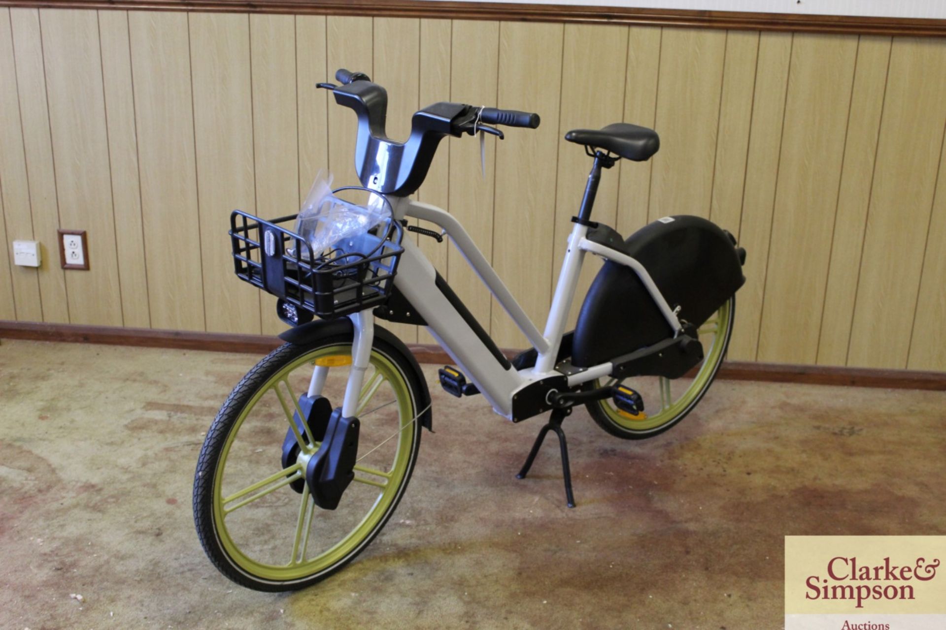 **CATALOGUE CHANGE** Acton Nexus Rideshare e-bike. With charger. Requires a Rideshare type