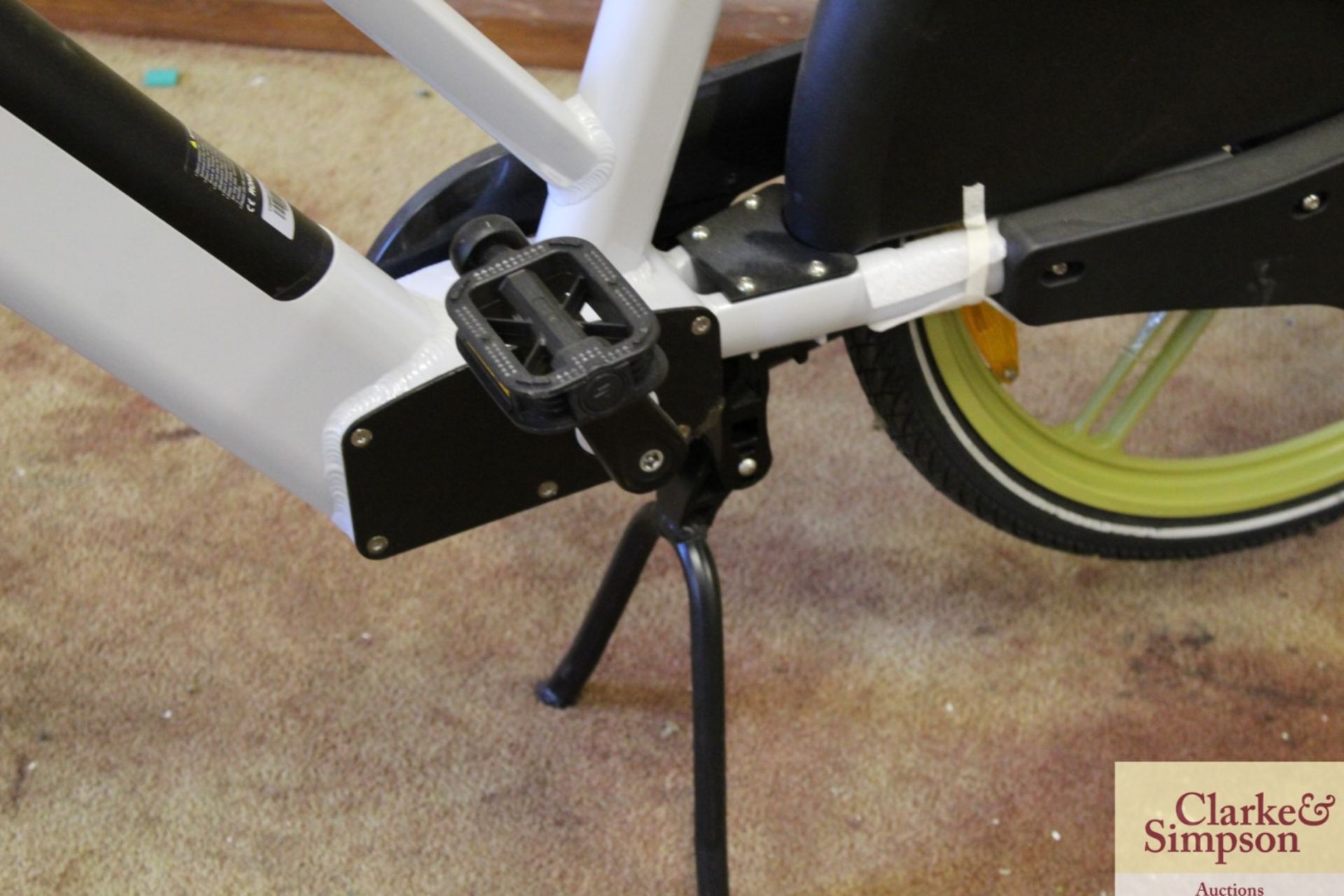 **CATALOGUE CHANGE** Acton Nexus Rideshare e-bike. No charger. Requires a Rideshare type - Image 7 of 16