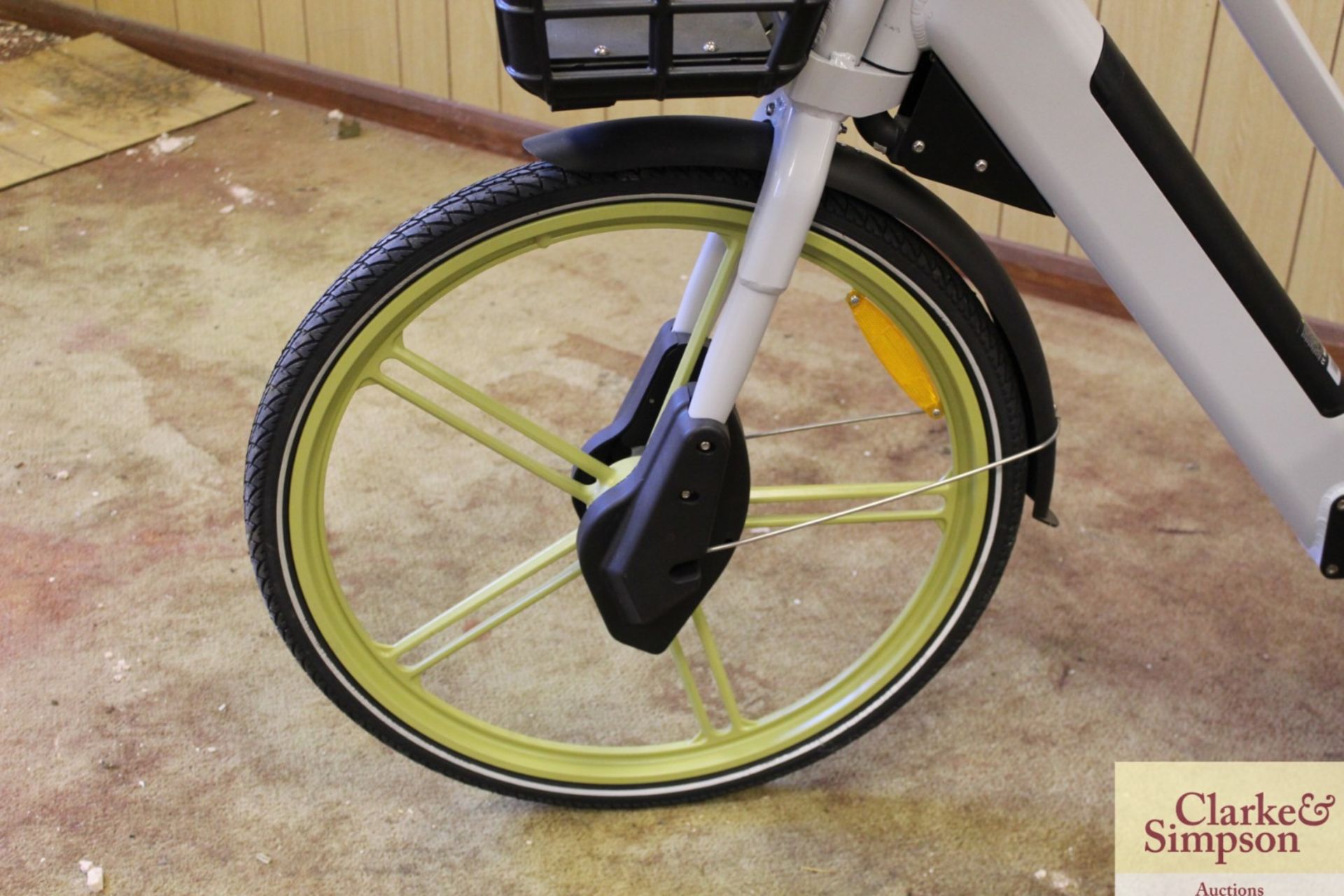 **CATALOGUE CHANGE** Acton Nexus Rideshare e-bike. No charger. Requires a Rideshare type - Image 3 of 16