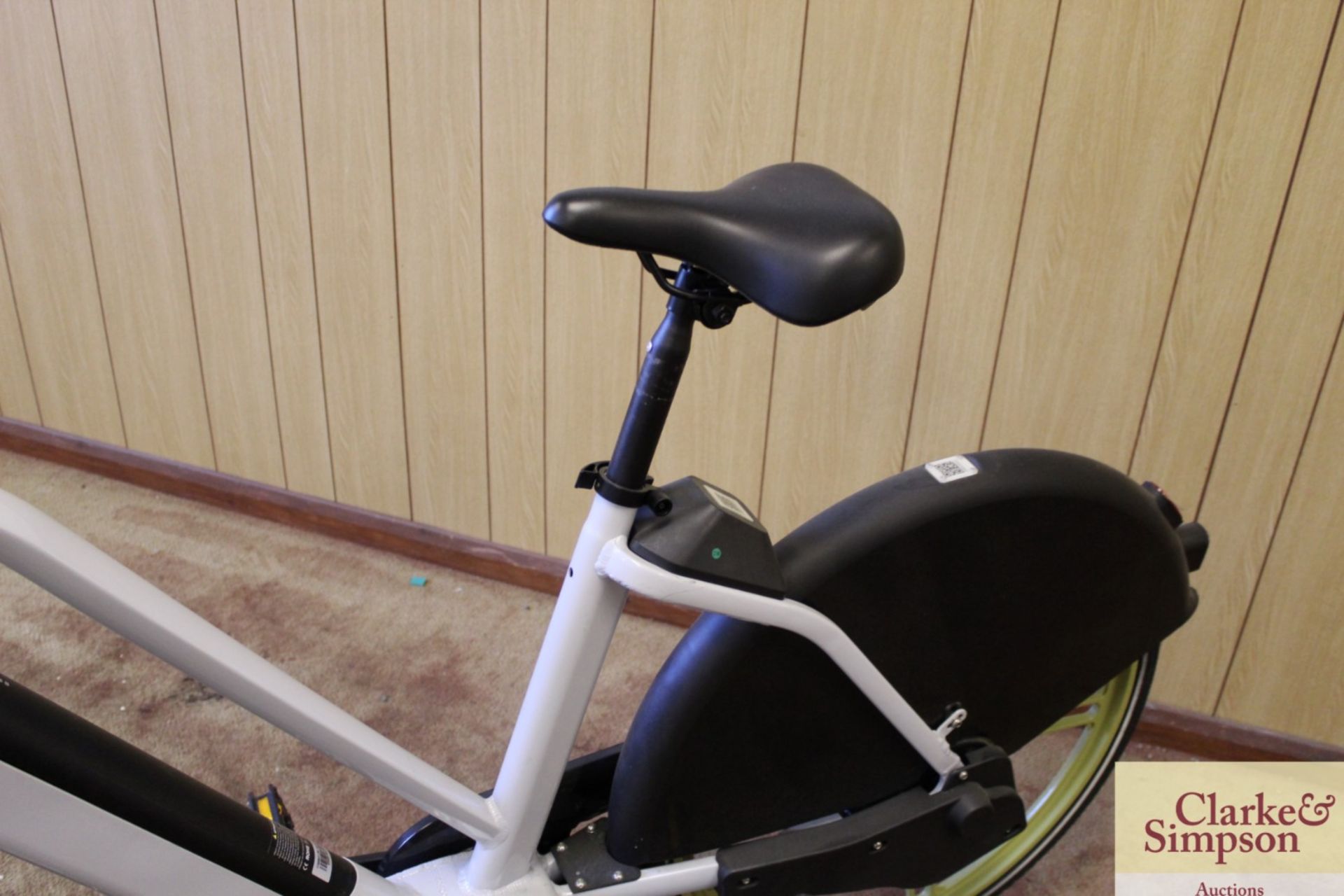 **CATALOGUE CHANGE** Acton Nexus Rideshare e-bike. With charger. Requires a Rideshare type - Image 7 of 16