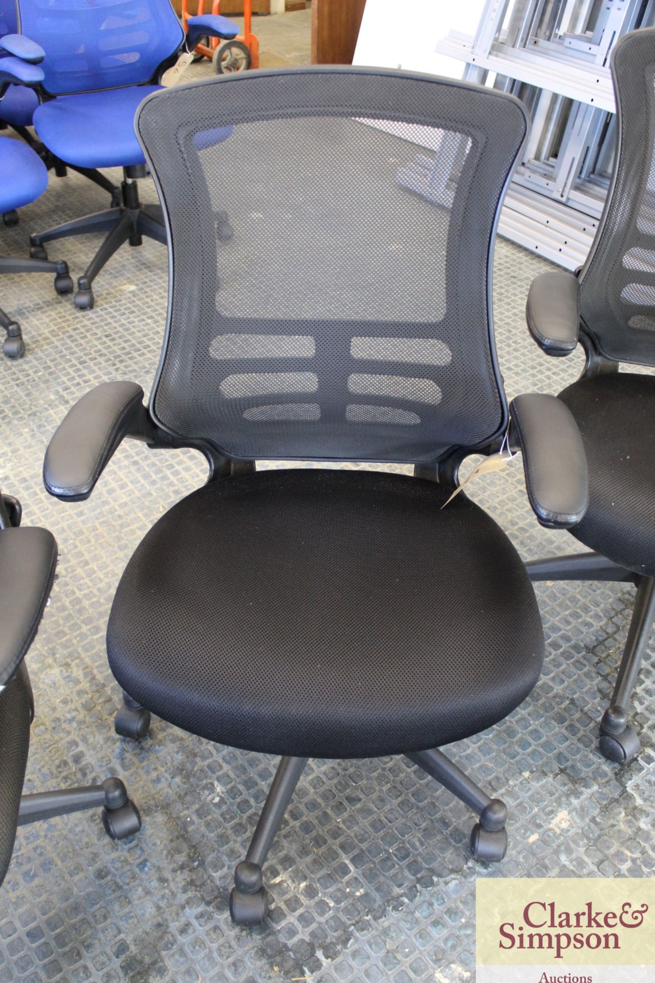 4x black office chairs. - Image 4 of 5