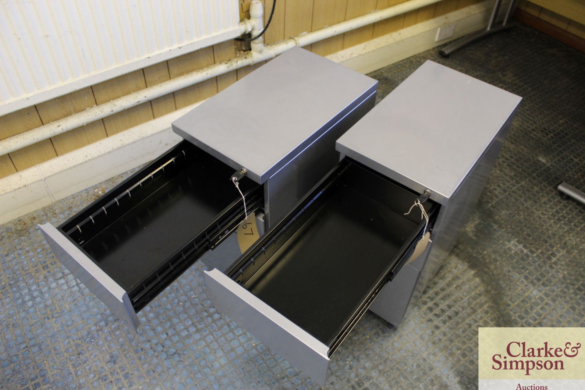 2x grey metal 3 drawer desk pedestals. With keys. - Image 4 of 4