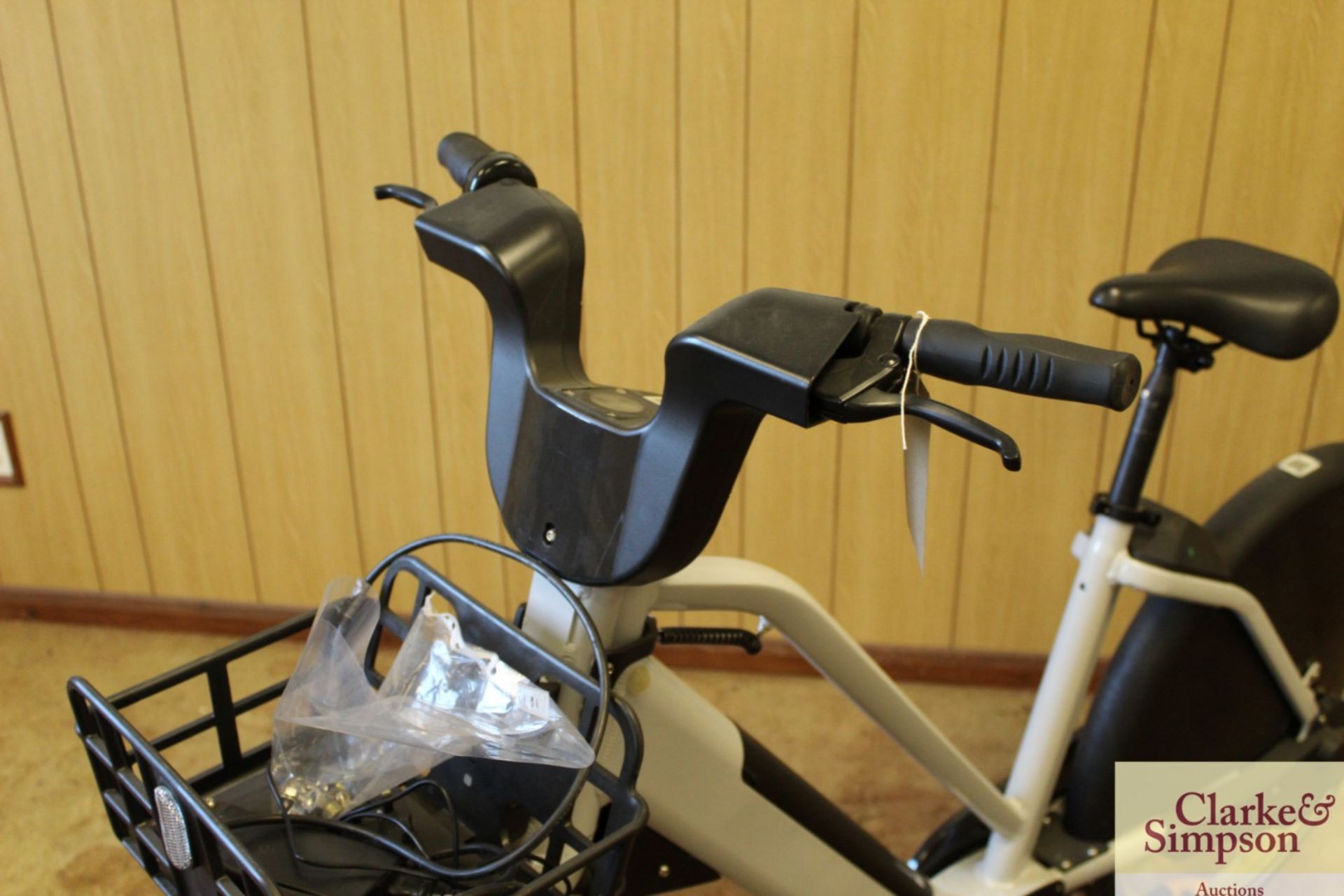 **CATALOGUE CHANGE** Acton Nexus Rideshare e-bike. With charger. Requires a Rideshare type - Image 5 of 16