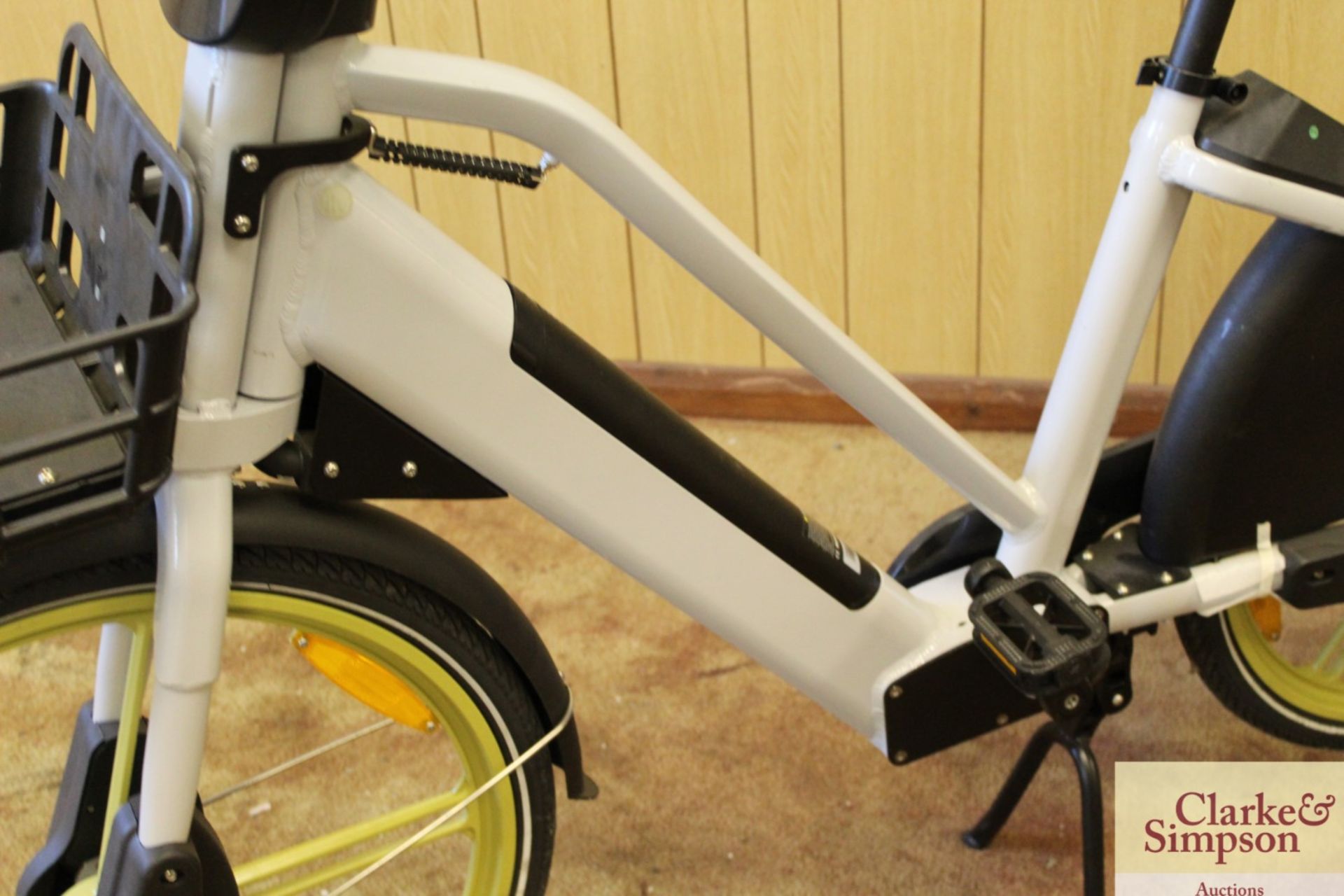**CATALOGUE CHANGE** Acton Nexus Rideshare e-bike. No charger. Requires a Rideshare type - Image 6 of 16
