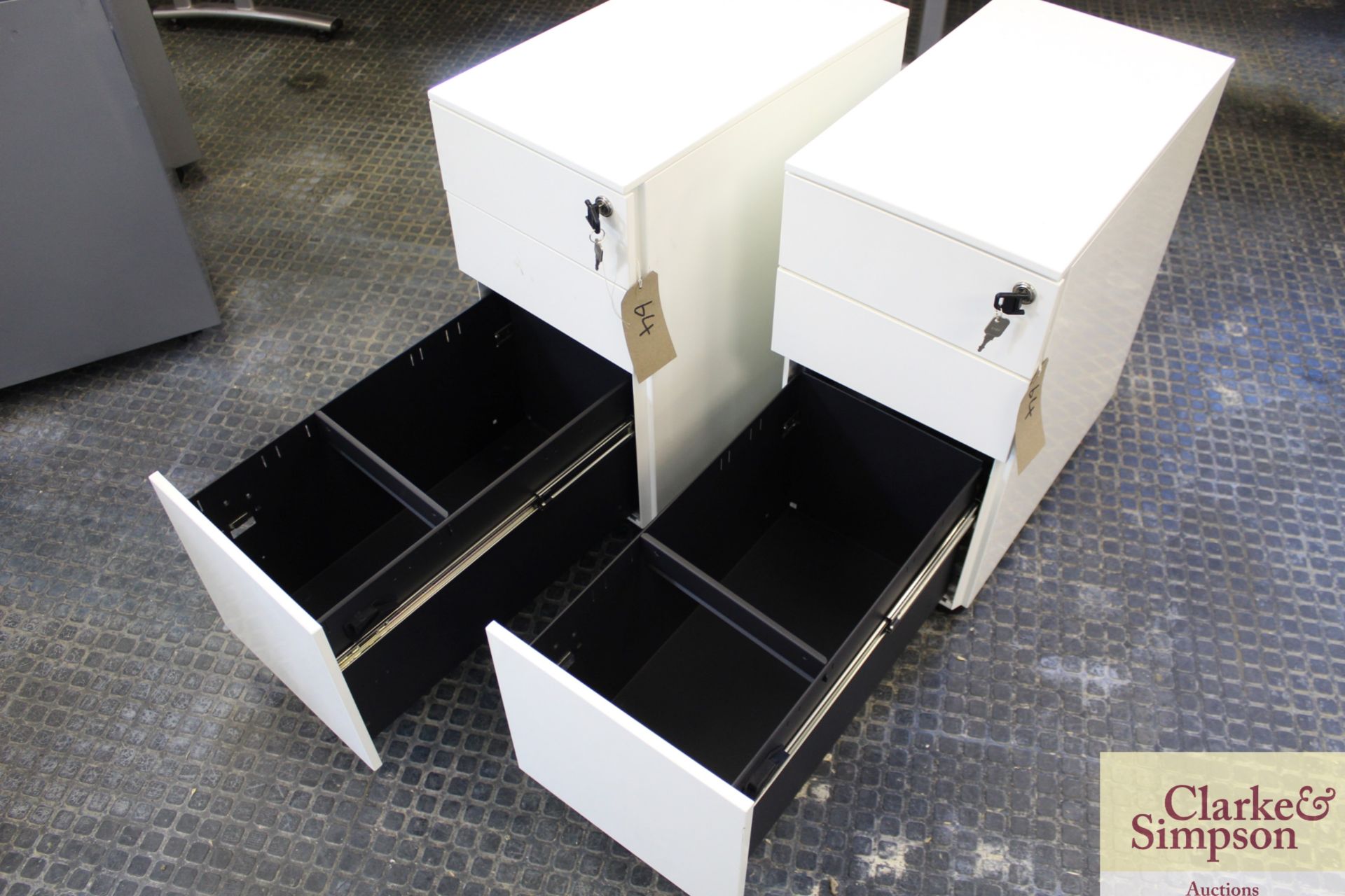2x white metal 3 drawer desk pedestals. With keys. - Image 2 of 4