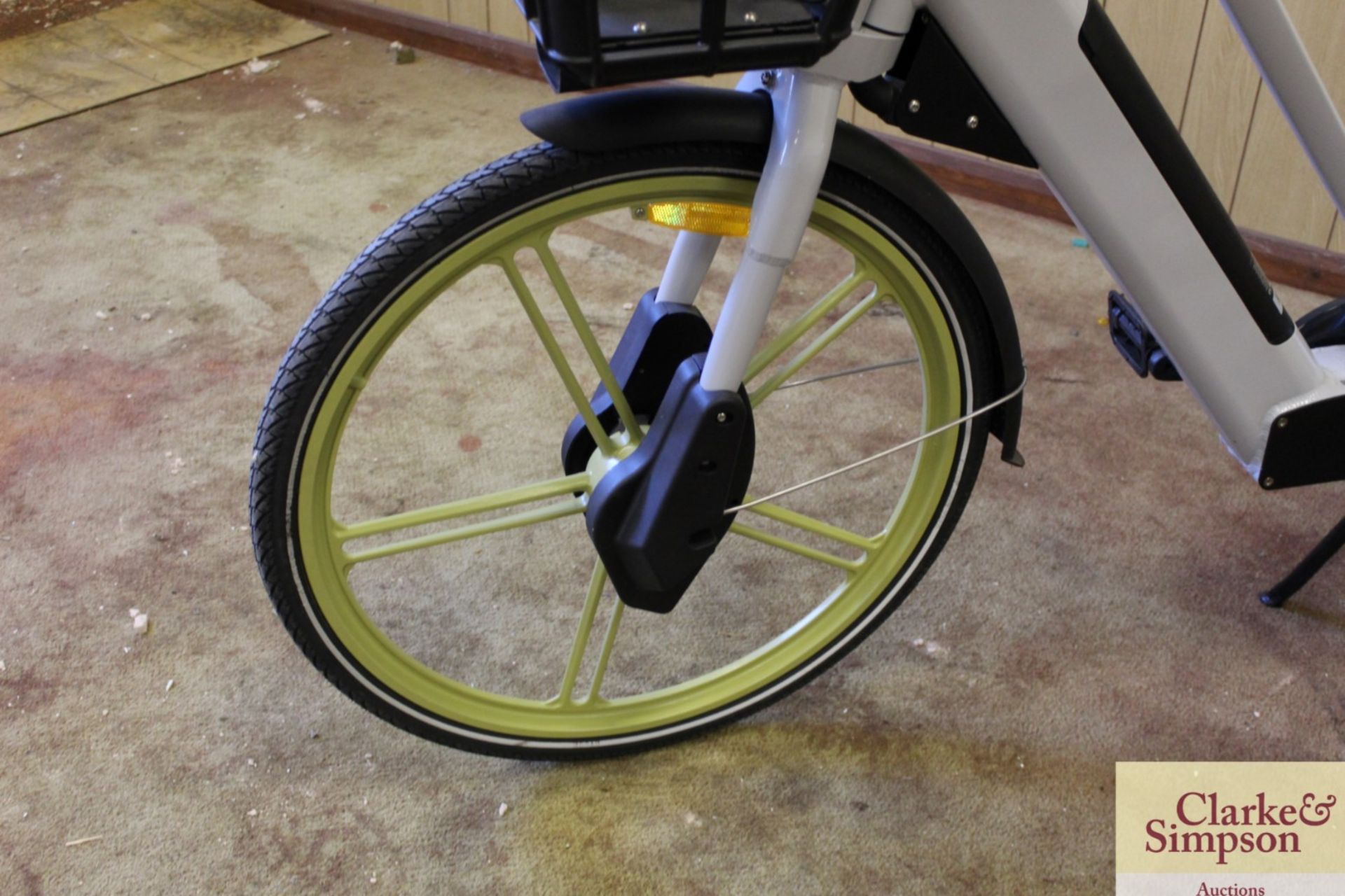 **CATALOGUE CHANGE** Acton Nexus Rideshare e-bike. With charger. Requires a Rideshare type - Image 3 of 16