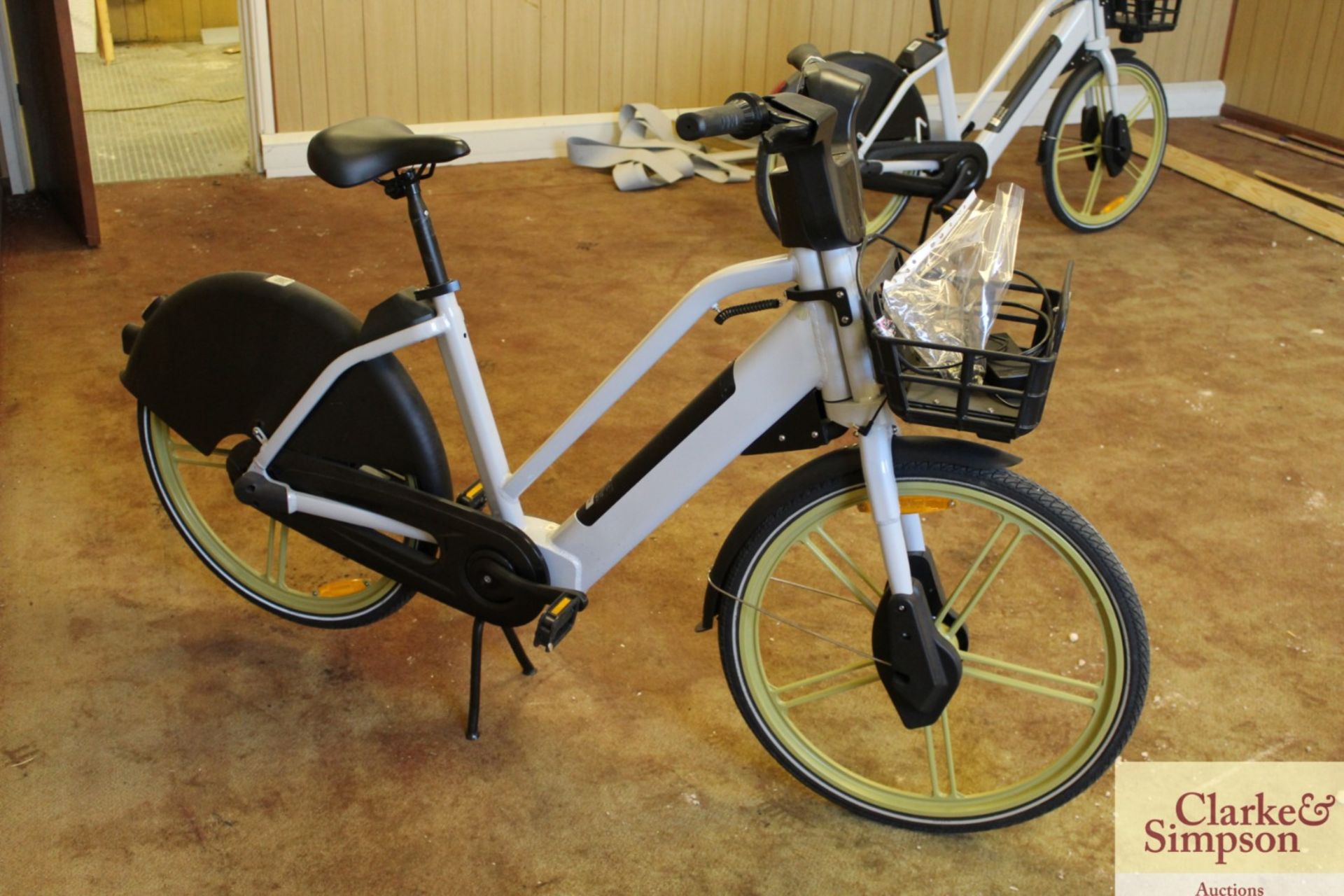 **CATALOGUE CHANGE** Acton Nexus Rideshare e-bike. With charger. Requires a Rideshare type - Image 2 of 16