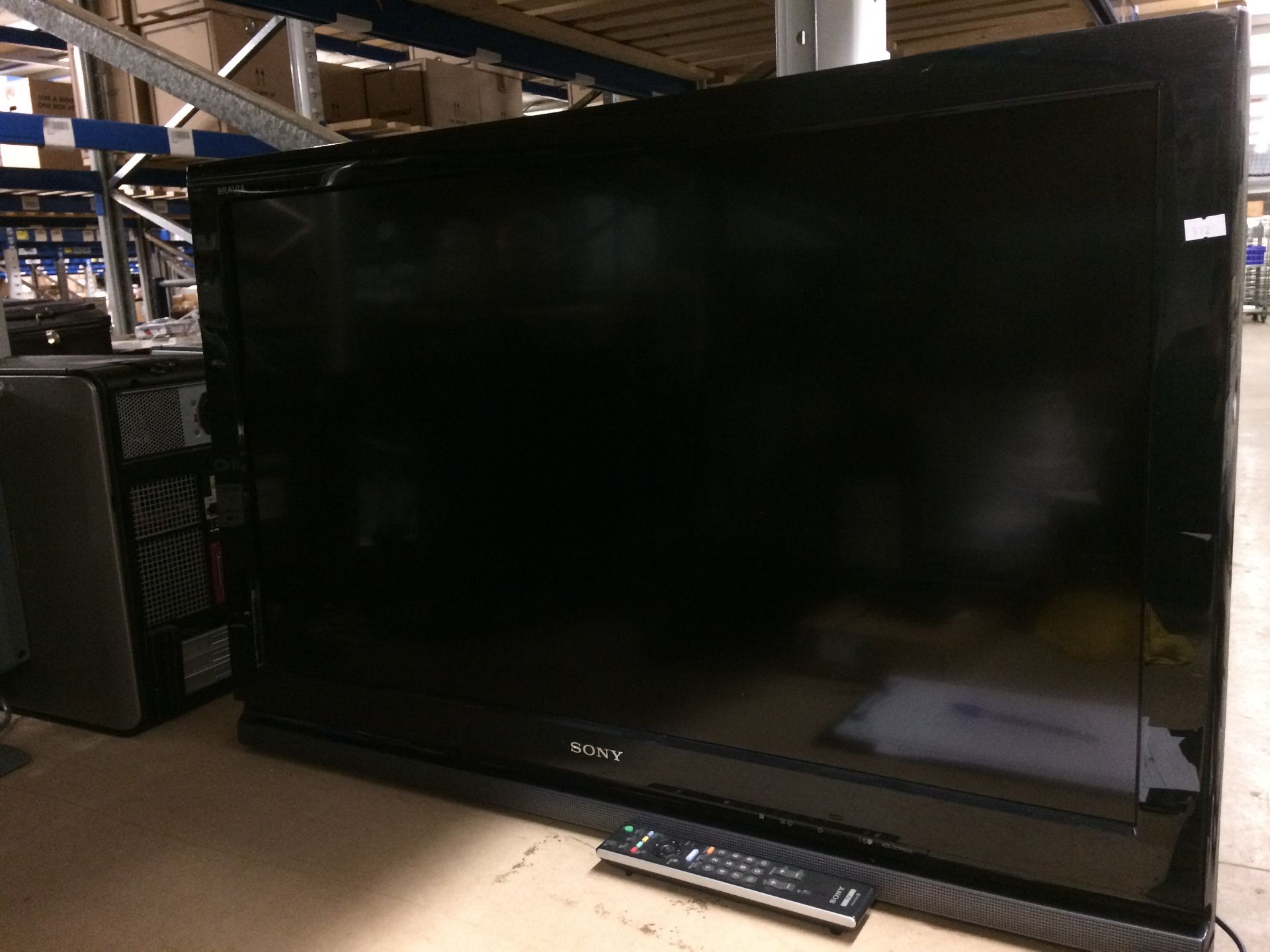 Sony Bravia LCD digital colour TV - model KDL-37V400 complete with remote control (no stand)