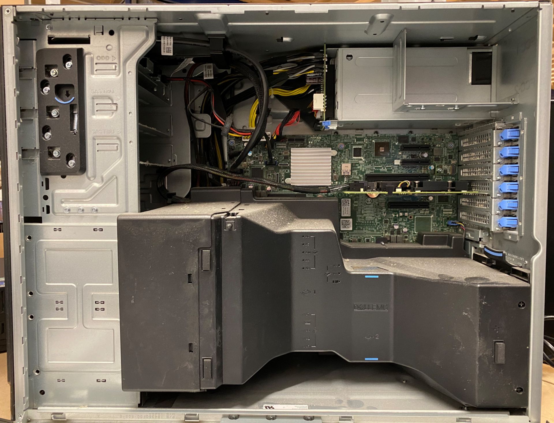 A Dell EMC Power Edge T440 server type E305002 complete with power lead (advised supplied new 2018) - Image 8 of 12